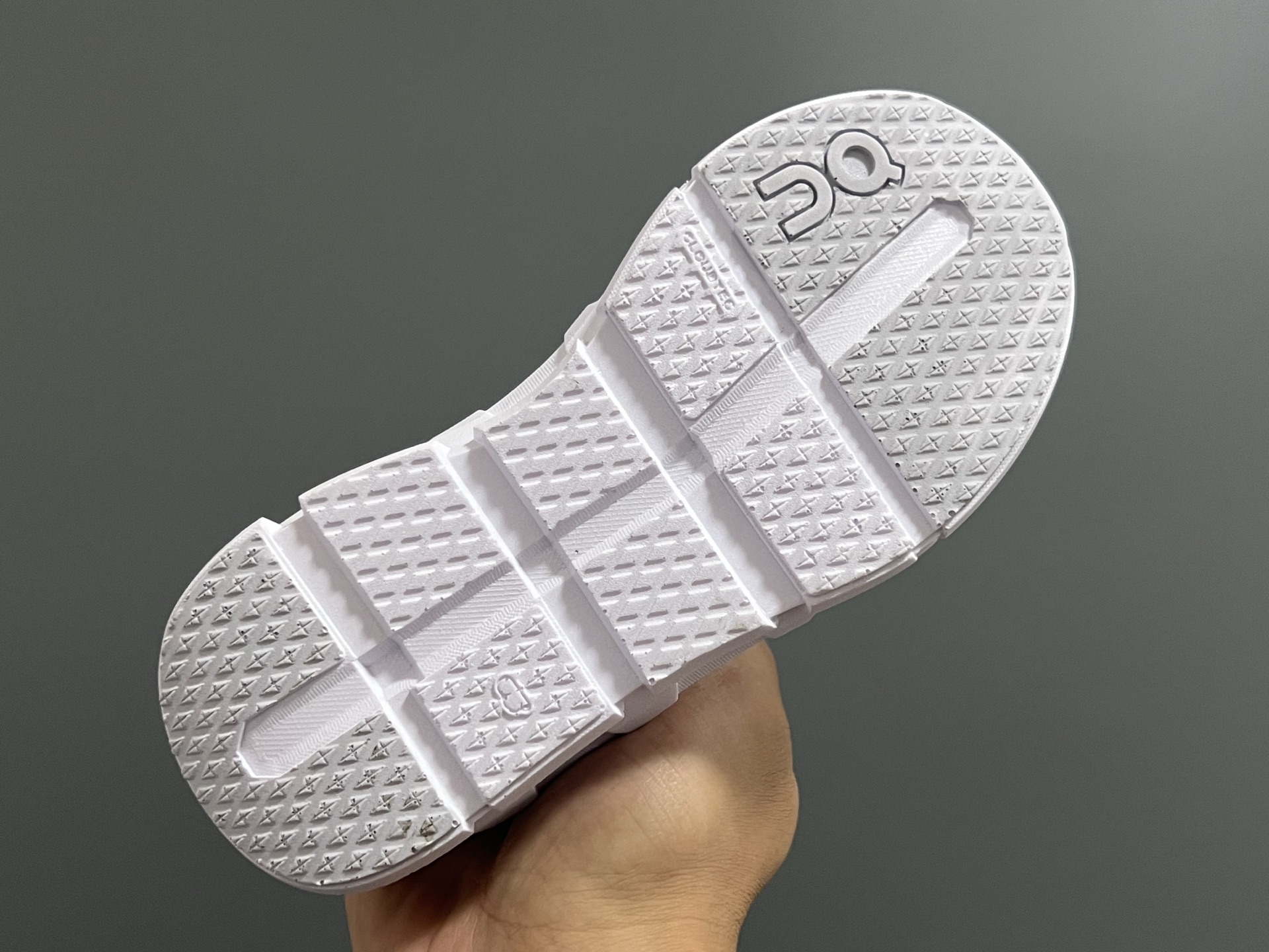 图片[5]-昂跑新款云朵cloudswift Kids松紧带儿童运动鞋26-37码 明星力荐童款👍🏻松紧带设计，穿脱方便✌🏻云朵般柔软大底，脚感超赞✅-选品中心