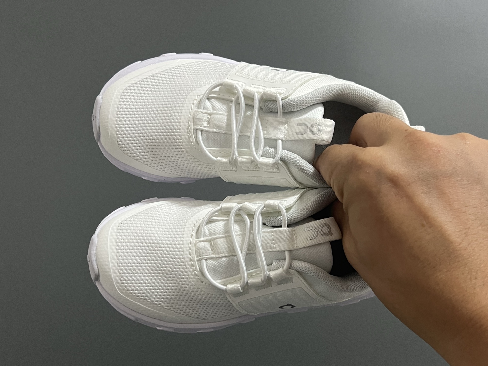 昂跑新款云朵cloudswift Kids松紧带儿童运动鞋26-37码 明星力荐童款👍🏻松紧带设计，穿脱方便✌🏻云朵般柔软大底，脚感超赞✅-选品中心