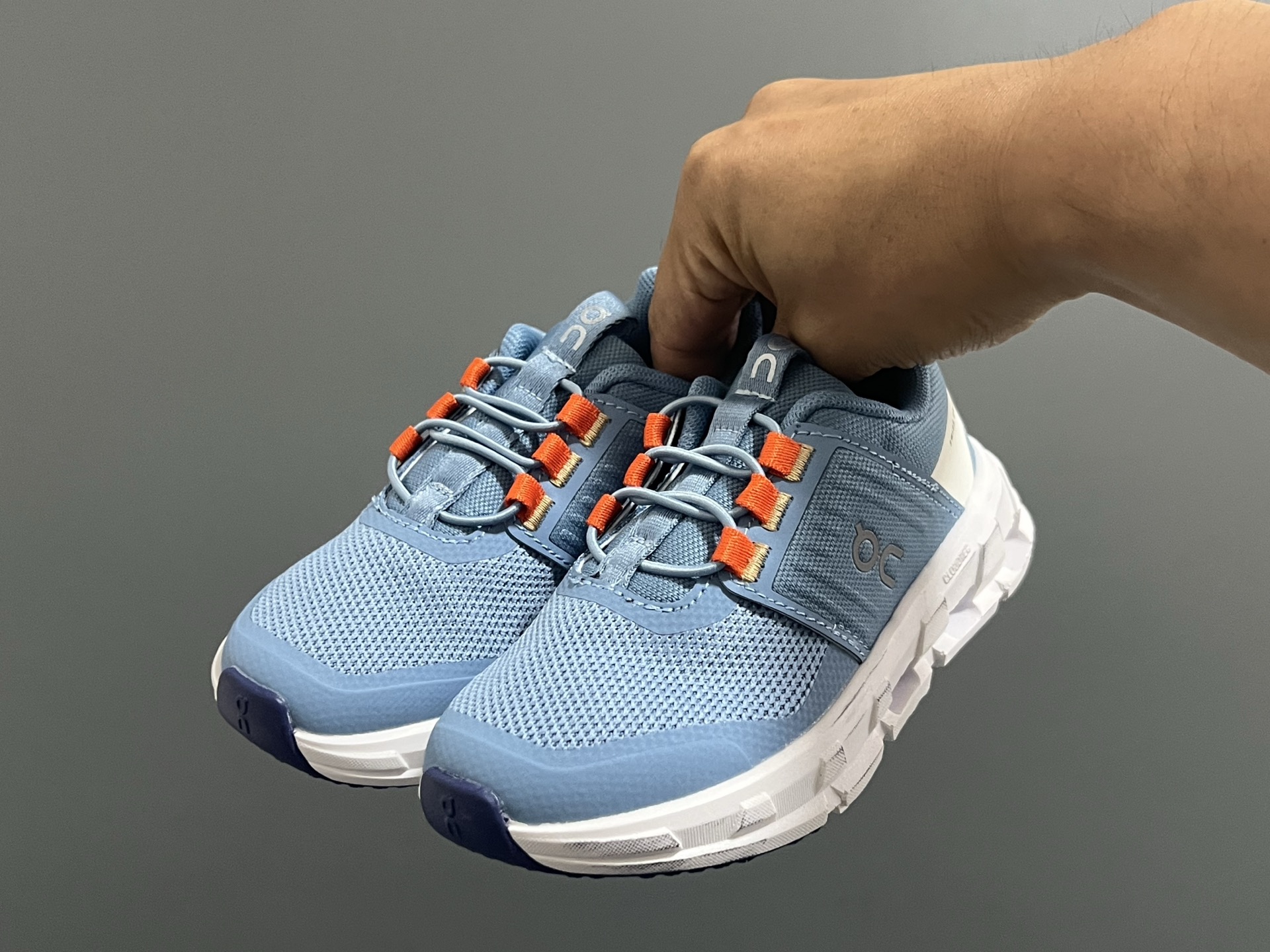 图片[2]-昂跑新款云朵cloudswift Kids松紧带儿童运动鞋26-37码 明星力荐童款👍🏻松紧带设计，穿脱方便✌🏻云朵般柔软大底，脚感超赞✅-选品中心