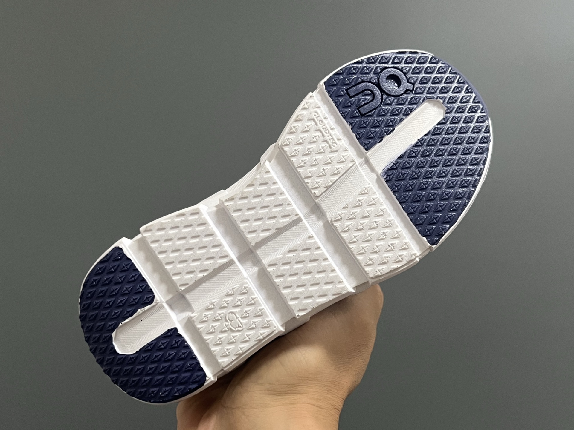 图片[5]-昂跑新款云朵cloudswift Kids松紧带儿童运动鞋26-37码 明星力荐童款👍🏻松紧带设计，穿脱方便✌🏻云朵般柔软大底，脚感超赞✅-选品中心