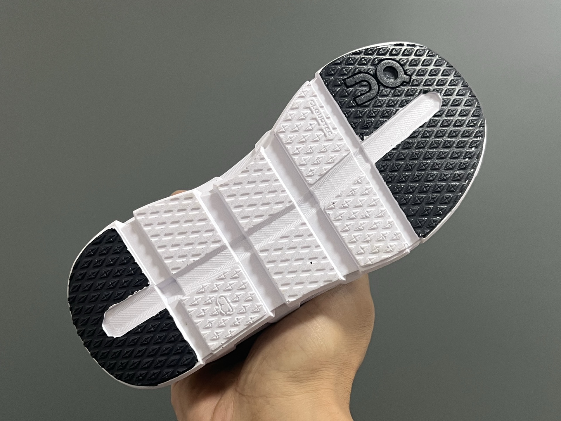 图片[5]-昂跑新款云朵cloudswift Kids松紧带儿童运动鞋26-37码 明星力荐童款👍🏻松紧带设计，穿脱方便✌🏻云朵般柔软大底，脚感超赞✅-选品中心