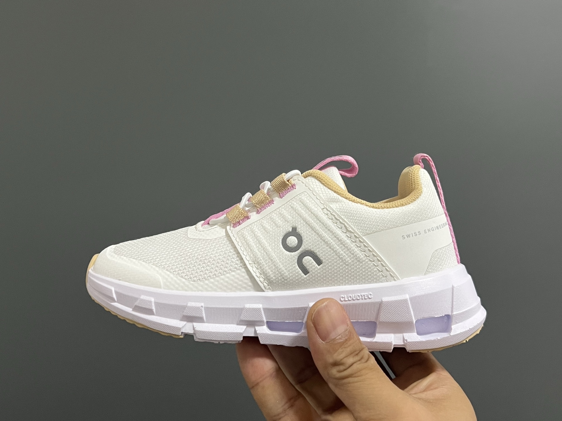 图片[4]-昂跑新款云朵cloudswift Kids松紧带儿童运动鞋26-37码 明星力荐童款👍🏻松紧带设计，穿脱方便✌🏻云朵般柔软大底，脚感超赞✅-选品中心