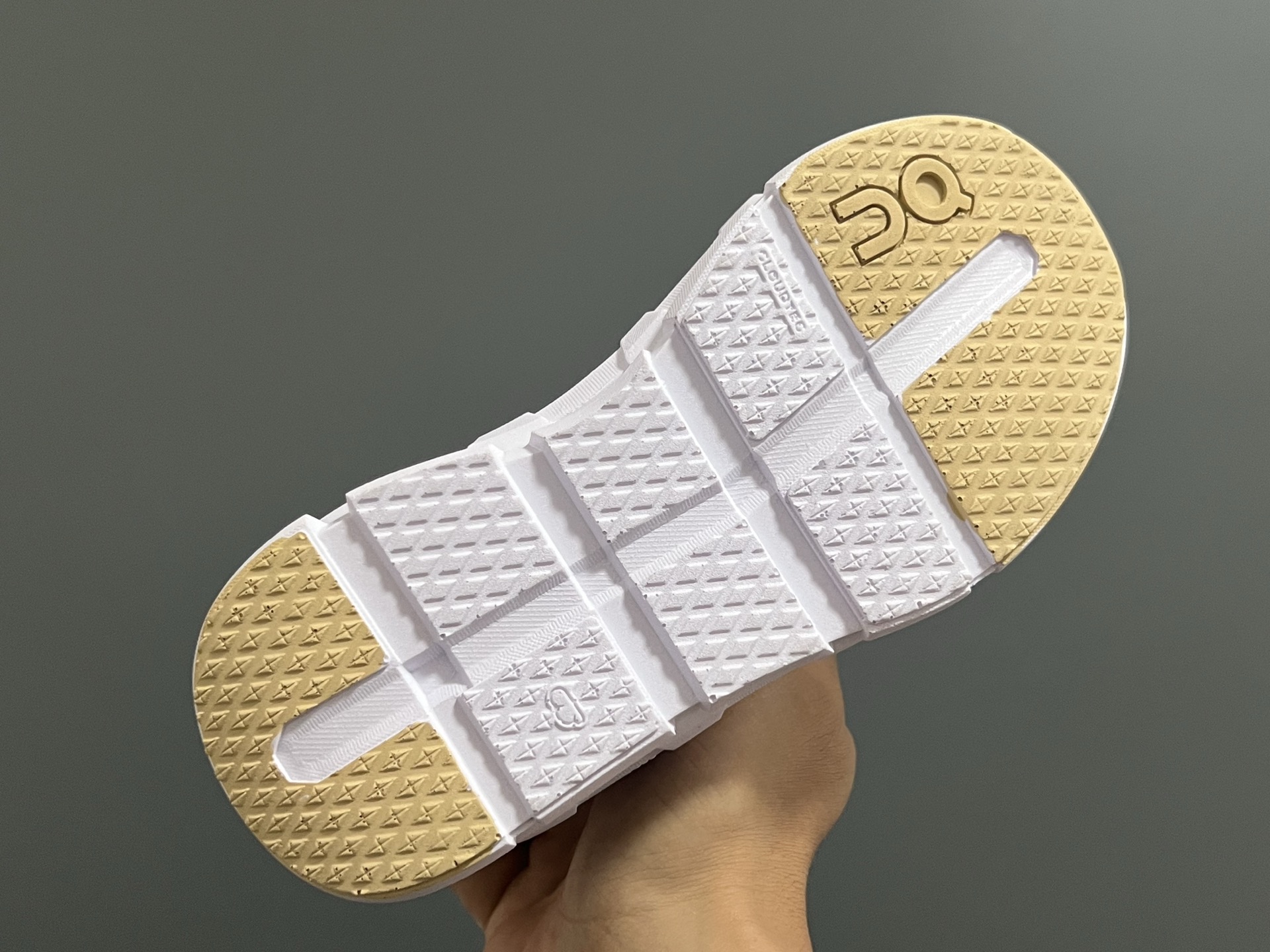 图片[6]-昂跑新款云朵cloudswift Kids松紧带儿童运动鞋26-37码 明星力荐童款👍🏻松紧带设计，穿脱方便✌🏻云朵般柔软大底，脚感超赞✅-选品中心