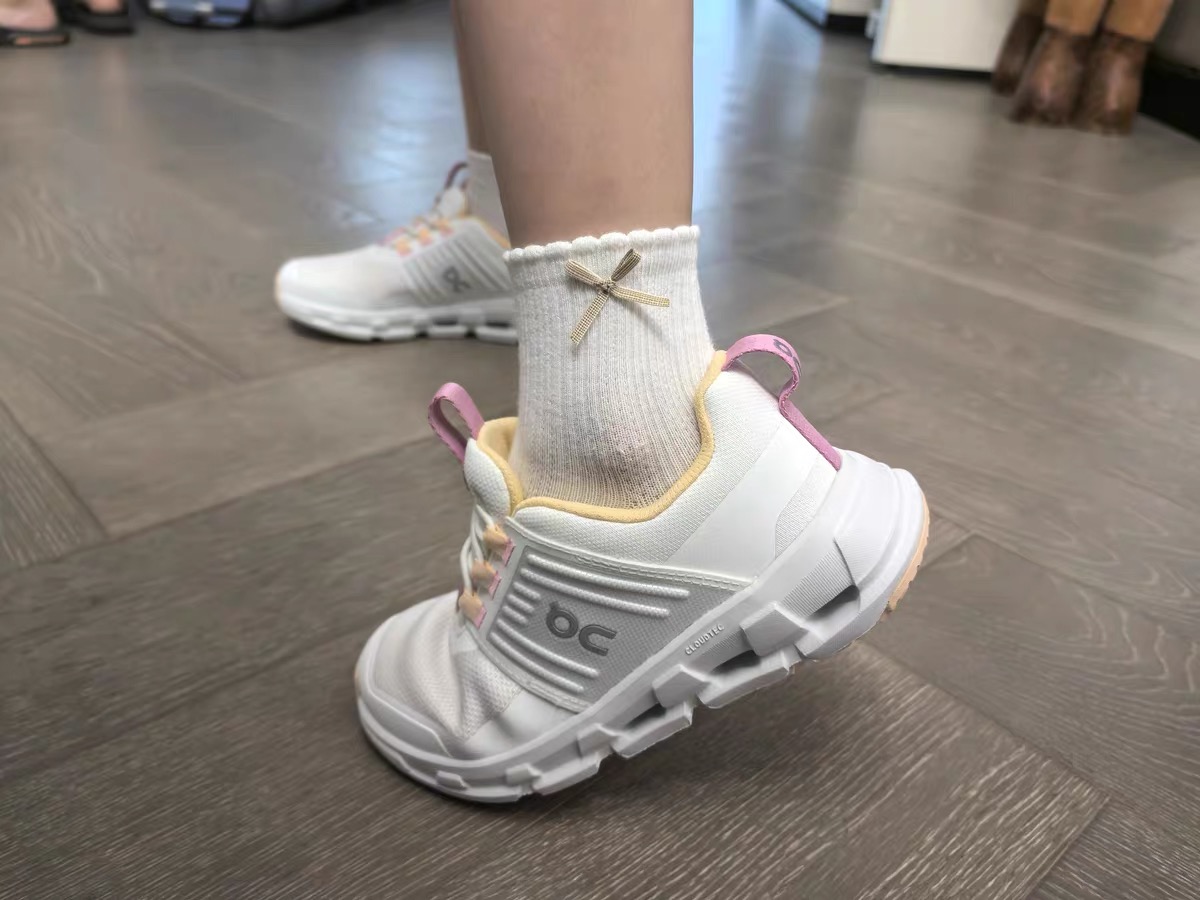 图片[5]-昂跑新款云朵cloudswift Kids松紧带儿童运动鞋26-37码 明星力荐童款👍🏻松紧带设计，穿脱方便✌🏻云朵般柔软大底，脚感超赞✅-选品中心