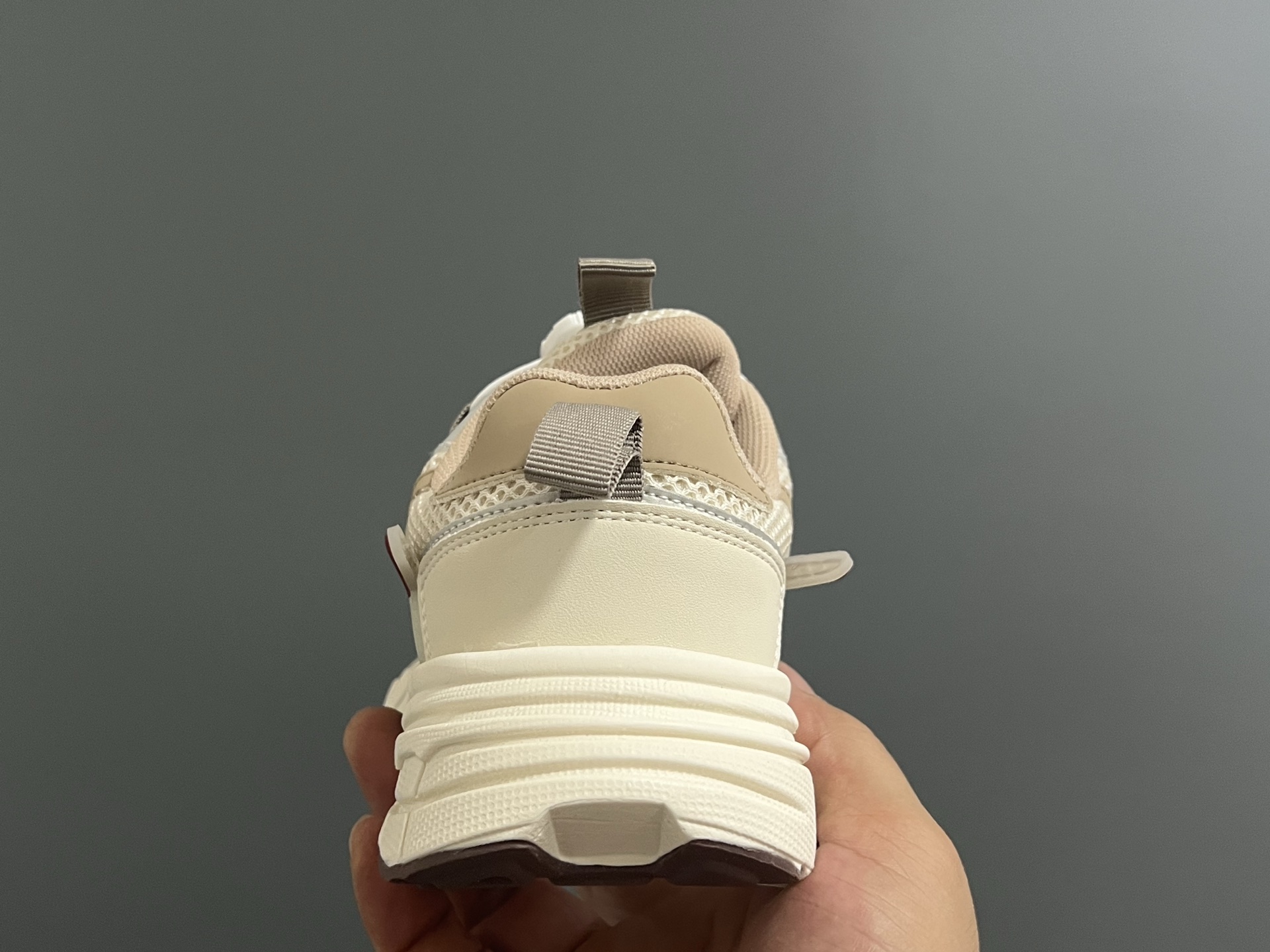 图片[8]-海外版NK V2K锁扣儿童老爹鞋 尺码：26-37码 经典V2K老爹鞋❤️ 精致锁扣设计，穿脱方便✌🏻 优质面料拼接，质感满满💯 耐磨防滑大底，脚感不言而喻☁️-选品中心