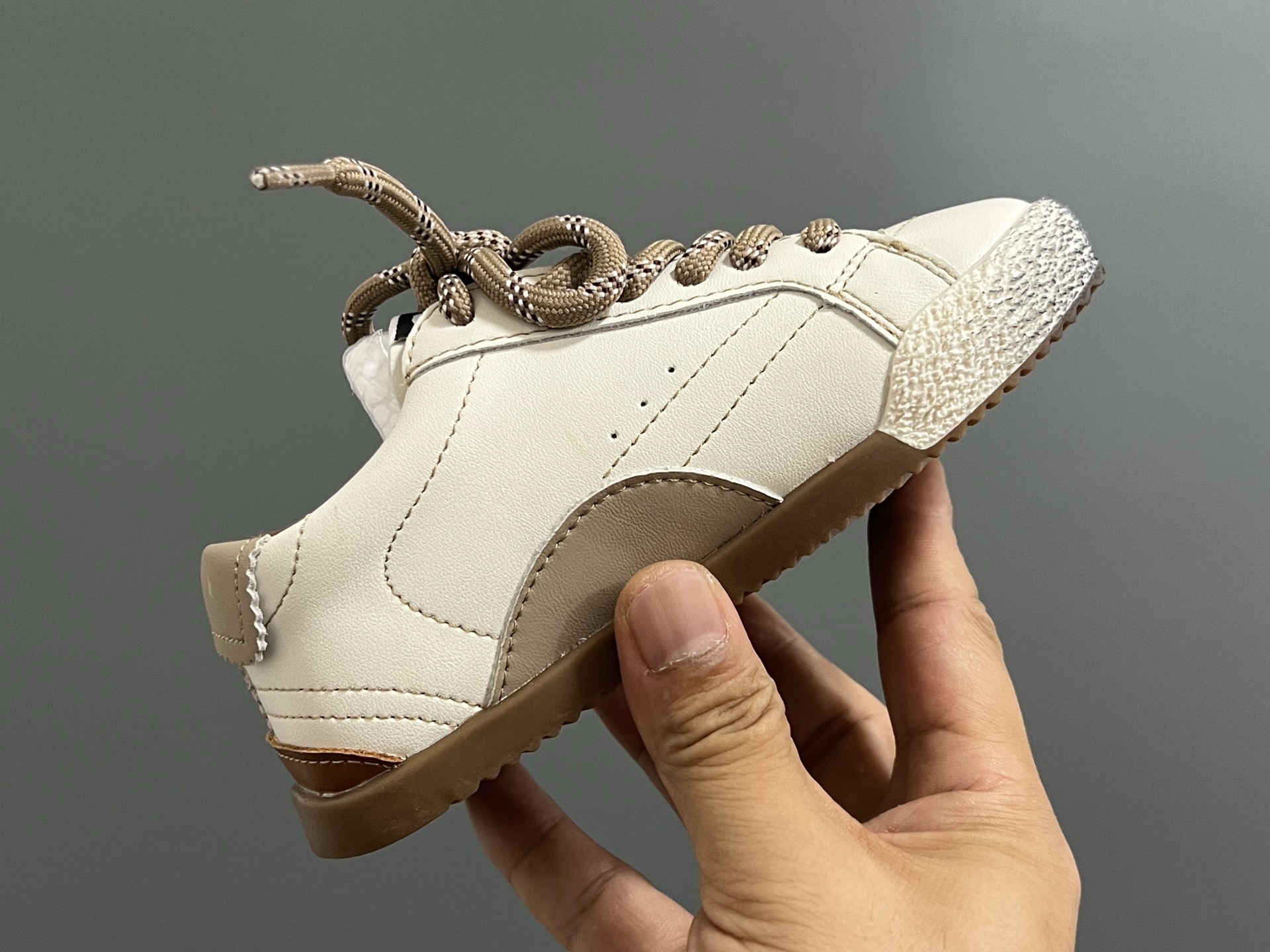 图片[6]-GGDB 儿童星星小脏鞋 26-37码 经典GGDB小脏鞋🆕星星装饰设计🌟 耐磨防滑大底，脚感超赞👍🏻时髦又洋气✨-选品中心