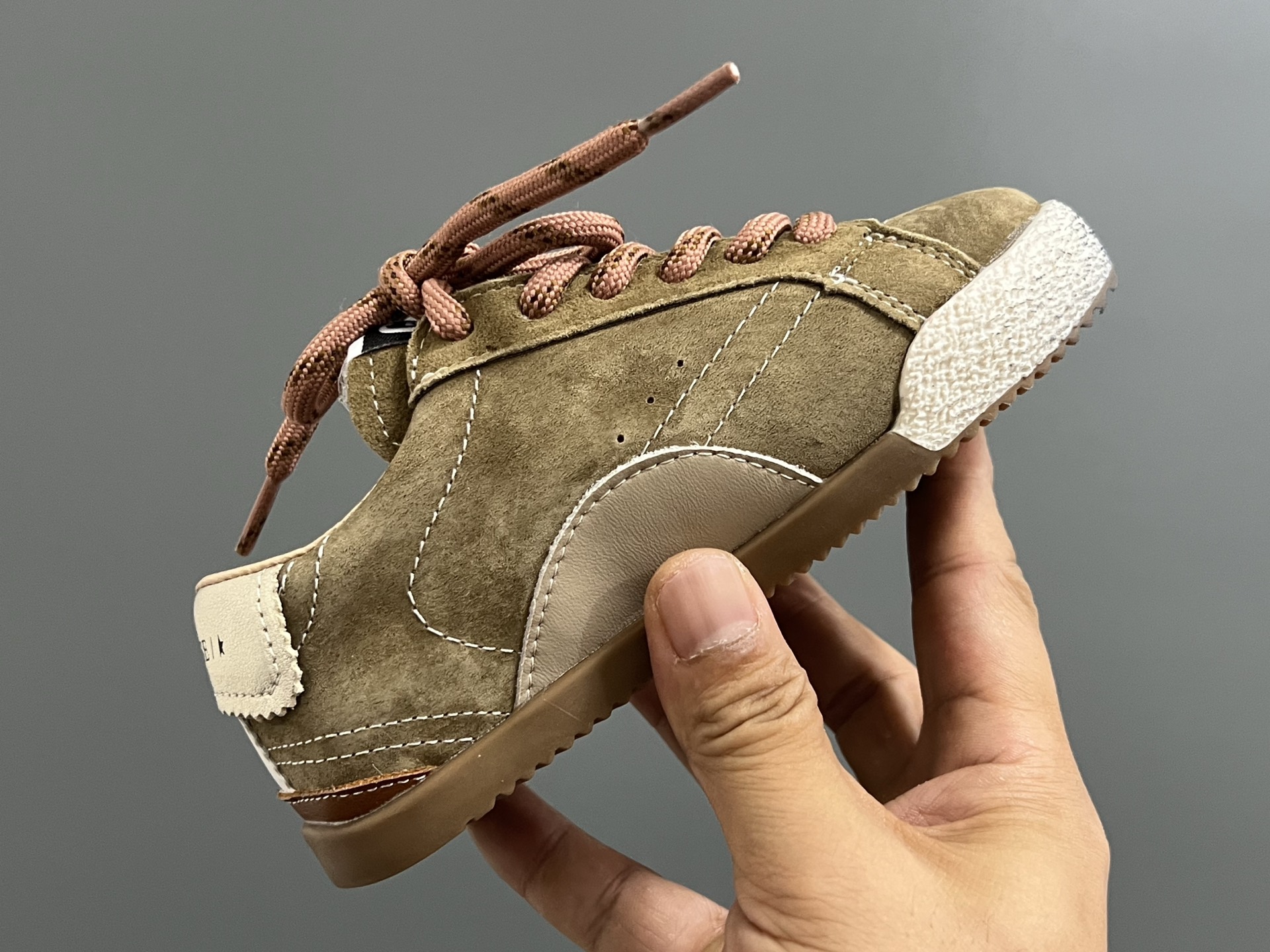 图片[6]-GGDB 儿童星星小脏鞋 26-37码 经典GGDB小脏鞋🆕星星装饰设计🌟 耐磨防滑大底，脚感超赞👍🏻时髦又洋气✨-选品中心