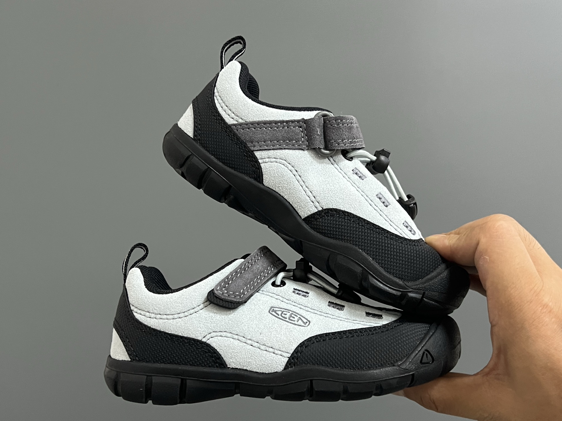 图片[9]-KEEN 新配色户外儿童登山鞋 尺码：24-37码 祖国版YYDS 新配色好好看😍 优质麂皮面料，轻微防水💧 魔术贴➕松紧带设计，穿脱方便✔️ 橡胶耐磨防滑大底，脚感超赞👍🏻-选品中心