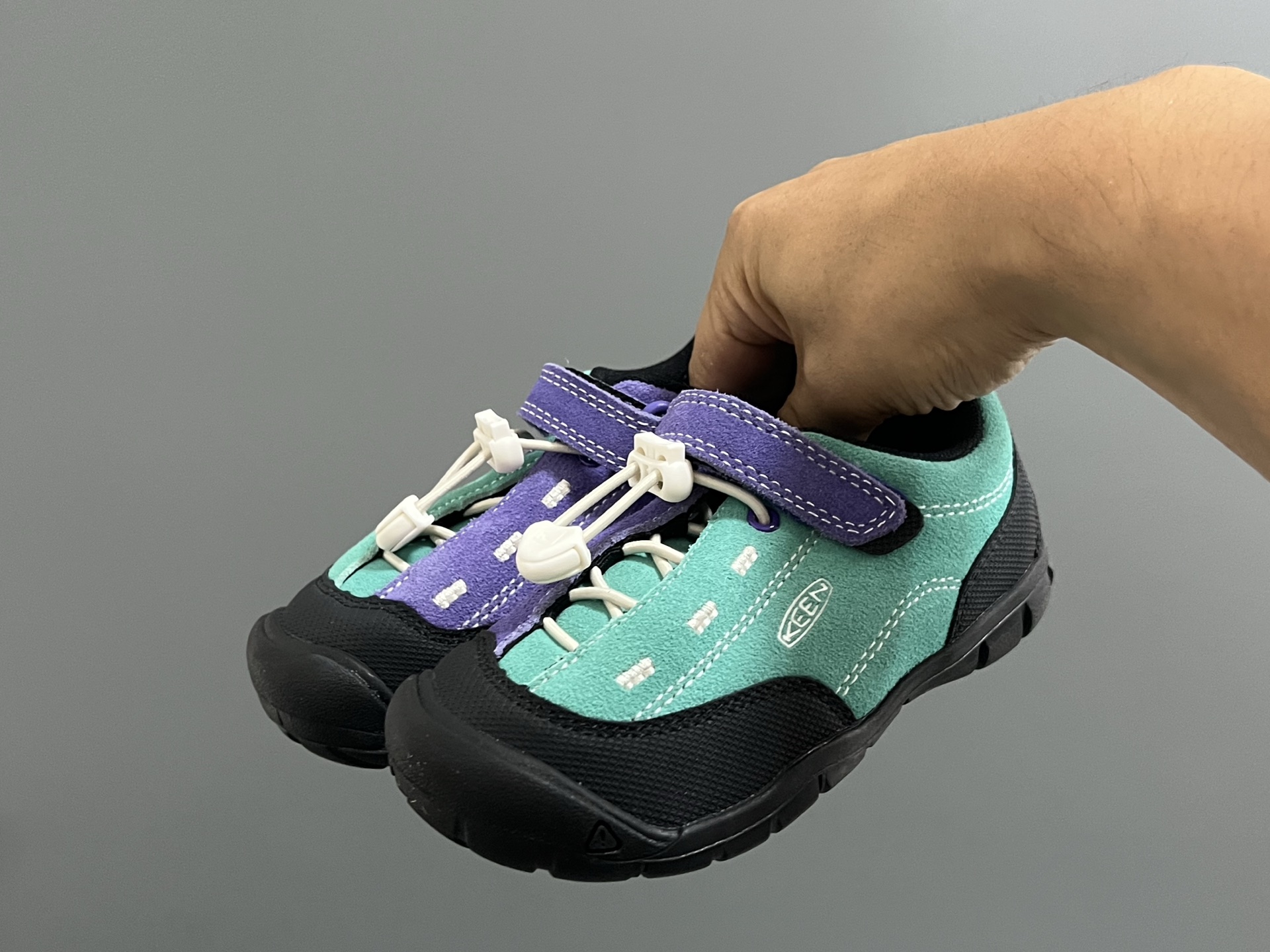 图片[2]-KEEN 新配色户外儿童登山鞋 尺码：24-37码 祖国版YYDS 新配色好好看😍 优质麂皮面料，轻微防水💧 魔术贴➕松紧带设计，穿脱方便✔️ 橡胶耐磨防滑大底，脚感超赞👍🏻-选品中心