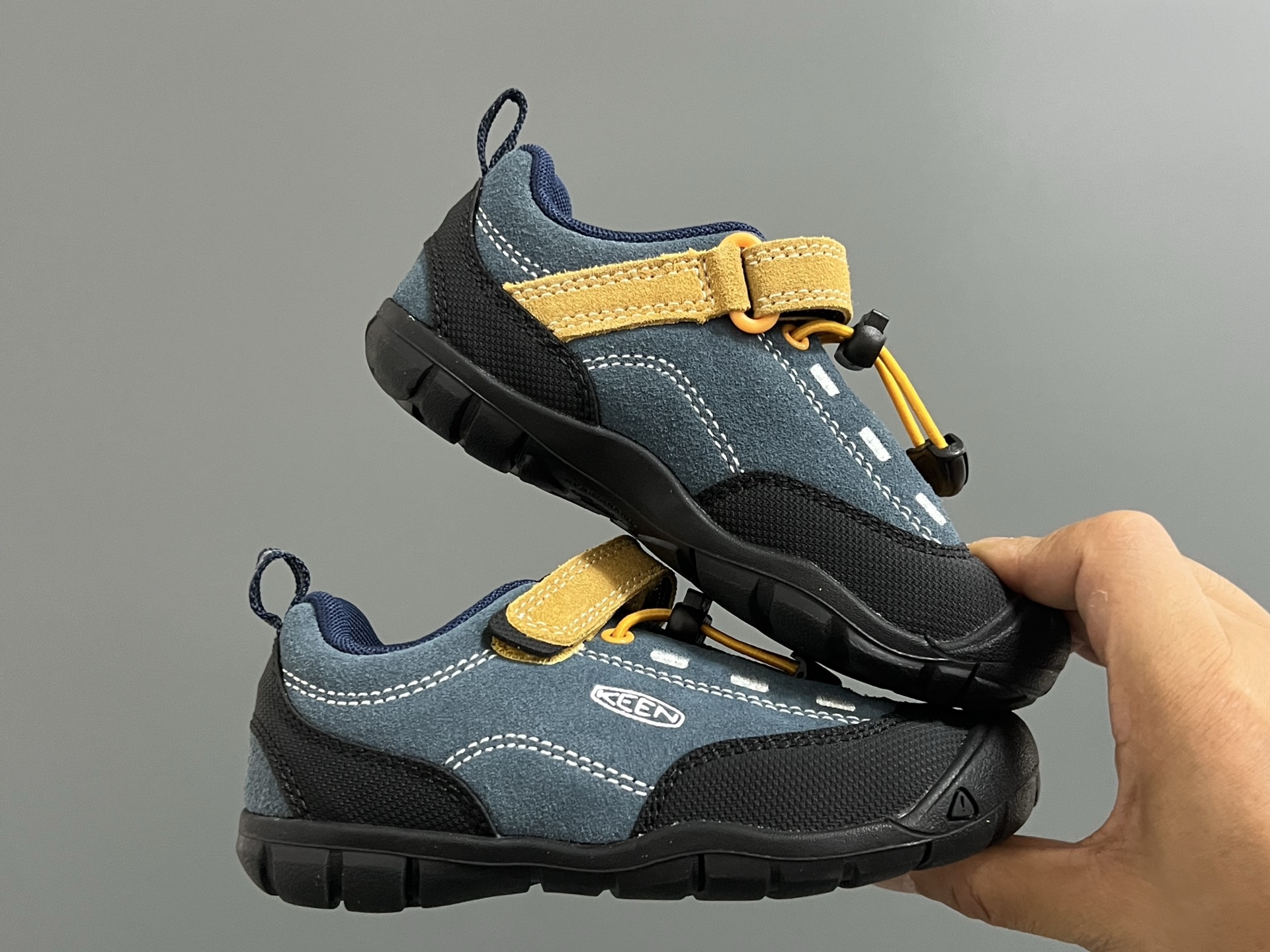 图片[9]-KEEN 新配色户外儿童登山鞋 尺码：24-37码 祖国版YYDS 新配色好好看😍 优质麂皮面料，轻微防水💧 魔术贴➕松紧带设计，穿脱方便✔️ 橡胶耐磨防滑大底，脚感超赞👍🏻-选品中心