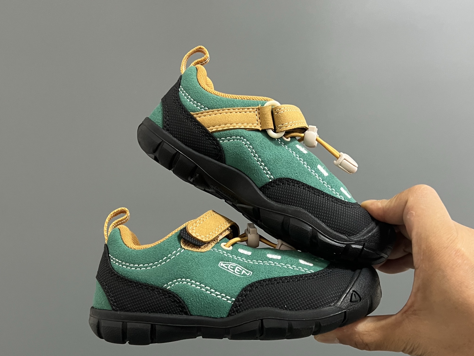 图片[9]-KEEN 新配色户外儿童登山鞋 尺码：24-37码 祖国版YYDS 新配色好好看😍 优质麂皮面料，轻微防水💧 魔术贴➕松紧带设计，穿脱方便✔️ 橡胶耐磨防滑大底，脚感超赞👍🏻-选品中心