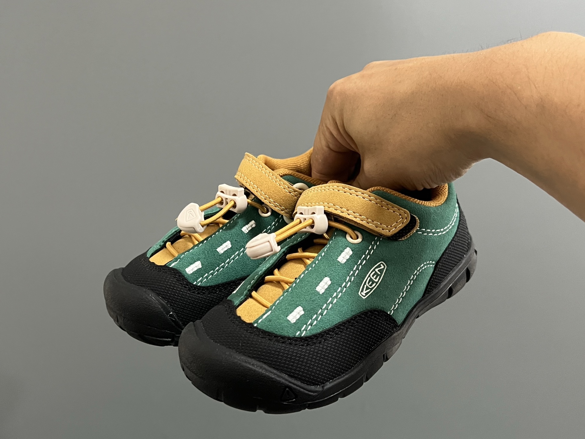 图片[2]-KEEN 新配色户外儿童登山鞋 尺码：24-37码 祖国版YYDS 新配色好好看😍 优质麂皮面料，轻微防水💧 魔术贴➕松紧带设计，穿脱方便✔️ 橡胶耐磨防滑大底，脚感超赞👍🏻-选品中心