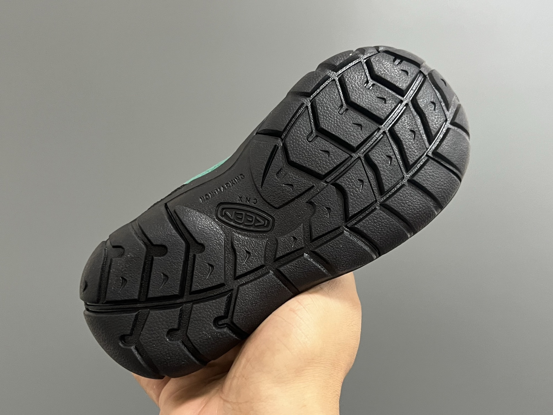 图片[5]-KEEN 新配色户外儿童登山鞋 尺码：24-37码 祖国版YYDS 新配色好好看😍 优质麂皮面料，轻微防水💧 魔术贴➕松紧带设计，穿脱方便✔️ 橡胶耐磨防滑大底，脚感超赞👍🏻-选品中心