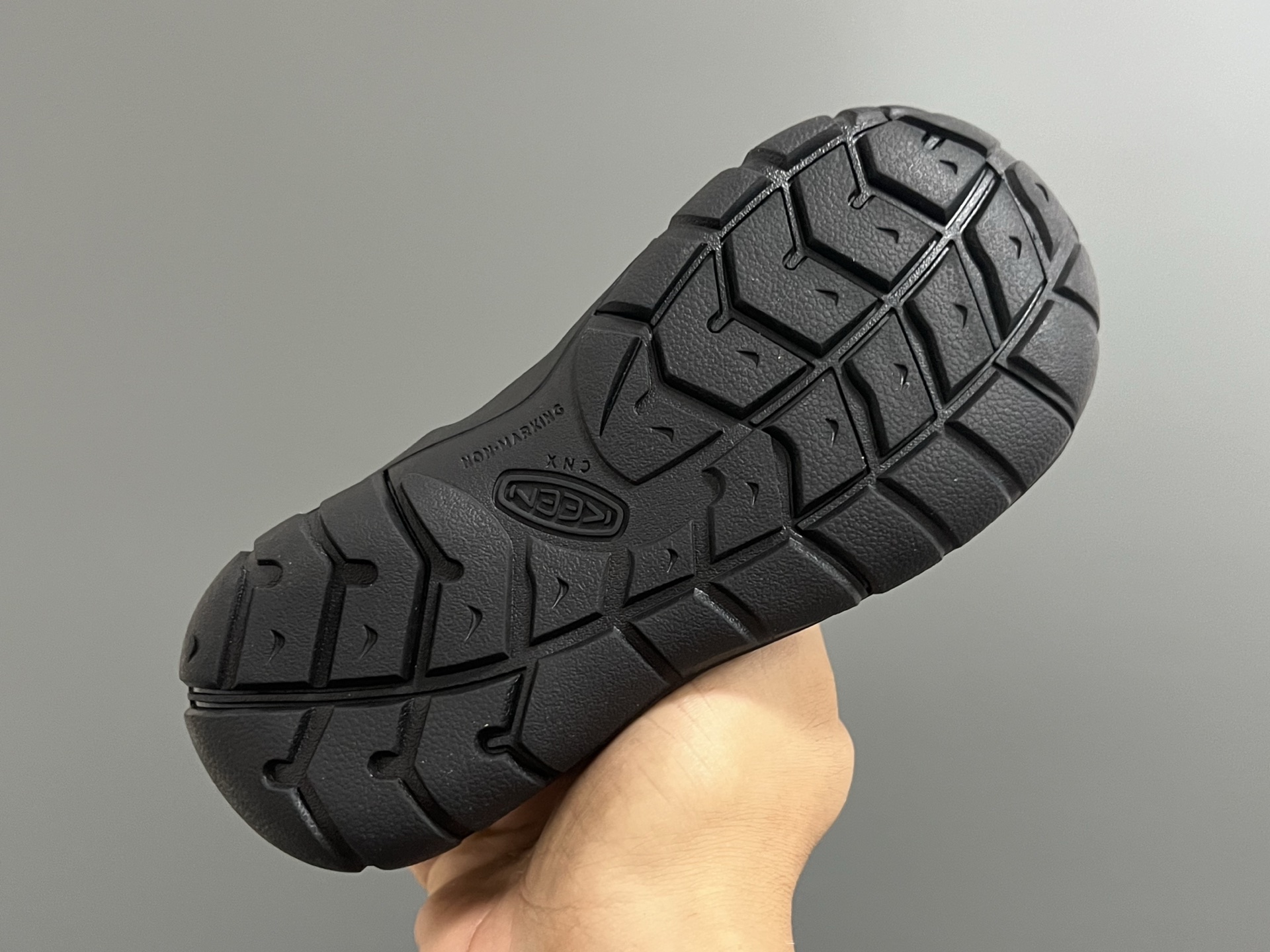 图片[5]-KEEN 新配色户外儿童登山鞋 尺码：24-37码 祖国版YYDS 新配色好好看😍 优质麂皮面料，轻微防水💧 魔术贴➕松紧带设计，穿脱方便✔️ 橡胶耐磨防滑大底，脚感超赞👍🏻-选品中心