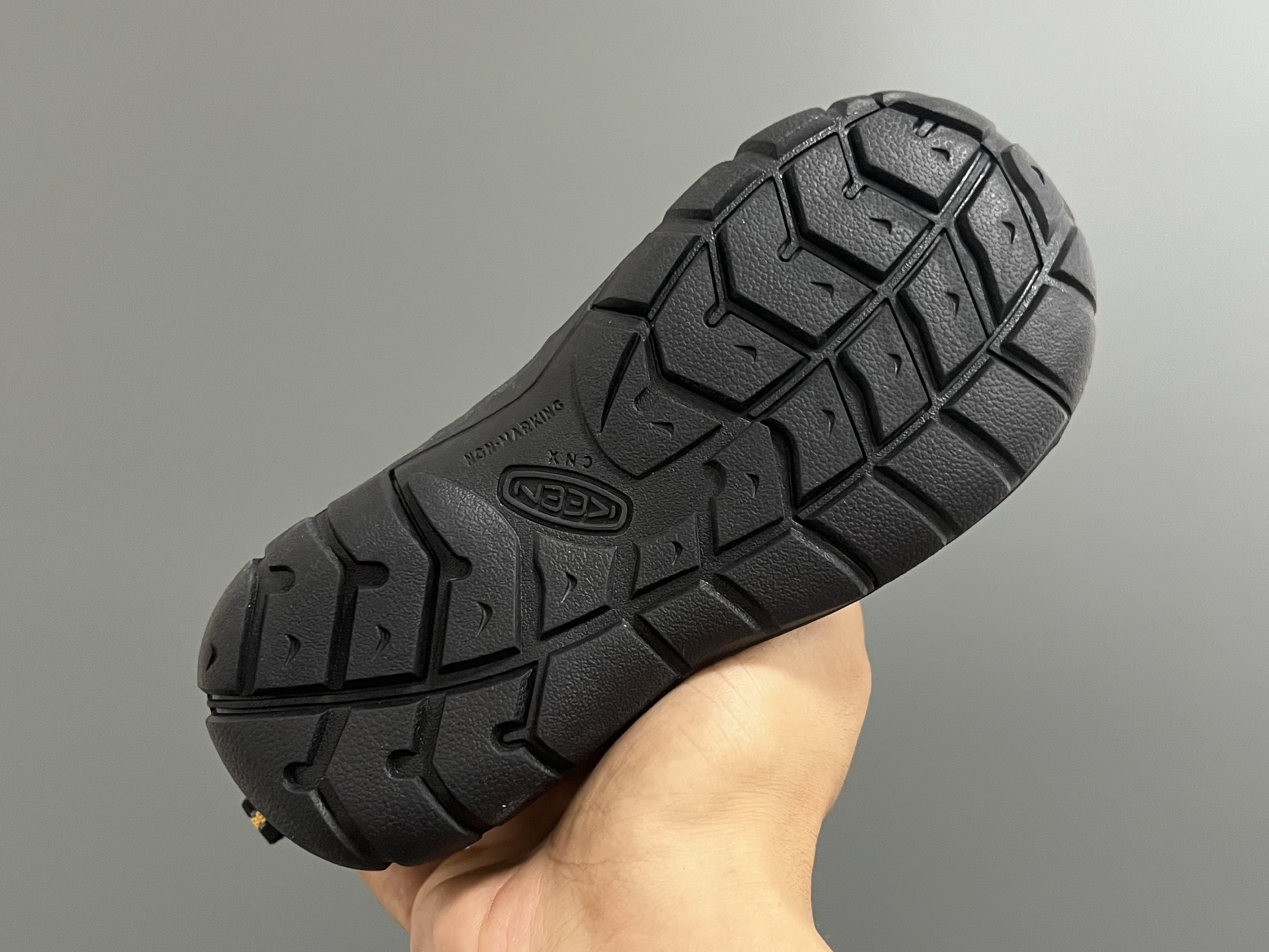 图片[5]-KEEN 新配色户外儿童登山鞋 尺码：24-37码 祖国版YYDS 新配色好好看😍 优质麂皮面料，轻微防水💧 魔术贴➕松紧带设计，穿脱方便✔️ 橡胶耐磨防滑大底，脚感超赞👍🏻-选品中心