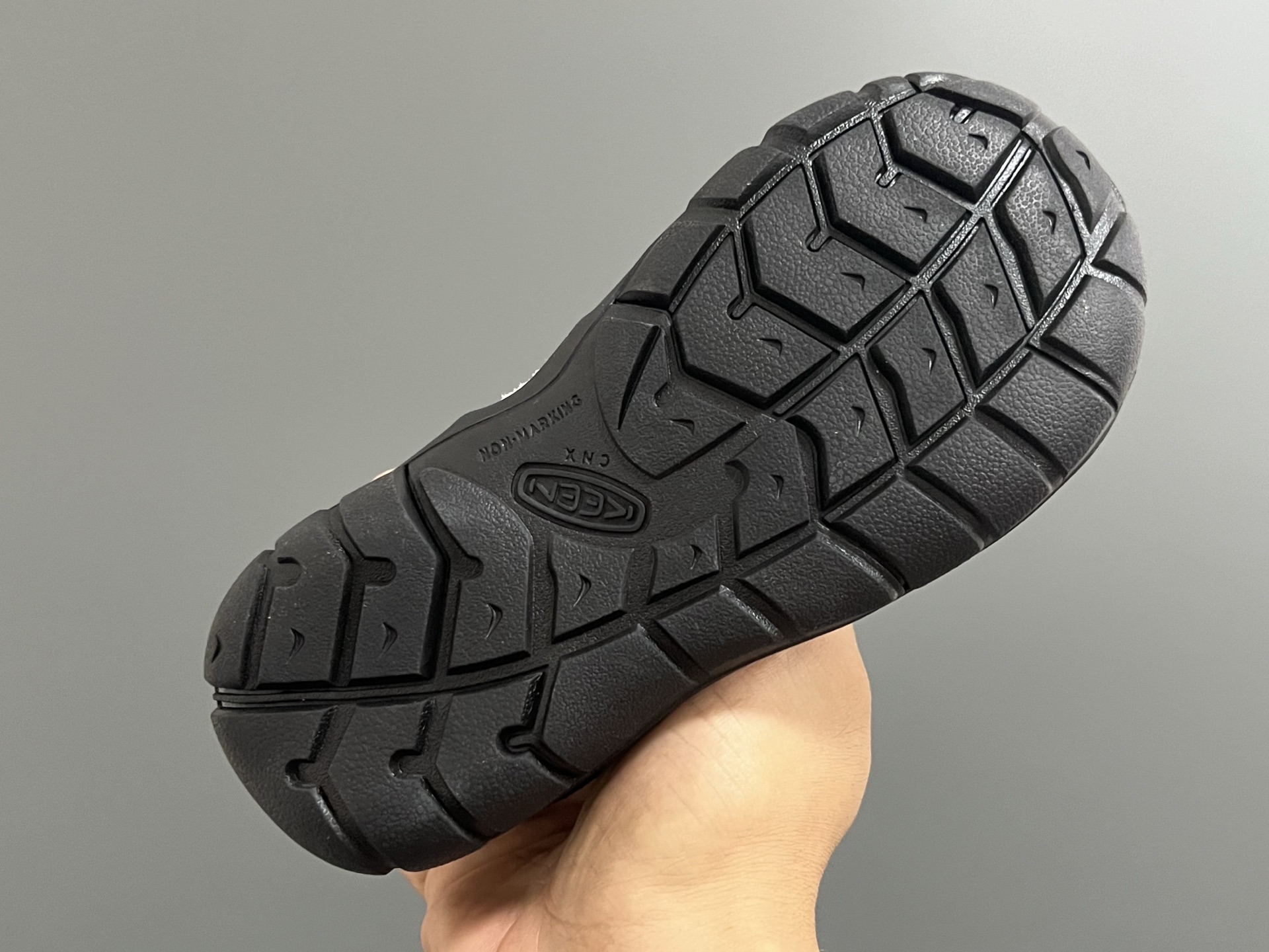 图片[7]-KEEN 新配色户外儿童登山鞋 尺码：24-37码 祖国版YYDS 新配色好好看😍 优质麂皮面料，轻微防水💧 魔术贴➕松紧带设计，穿脱方便✔️ 橡胶耐磨防滑大底，脚感超赞👍🏻-选品中心