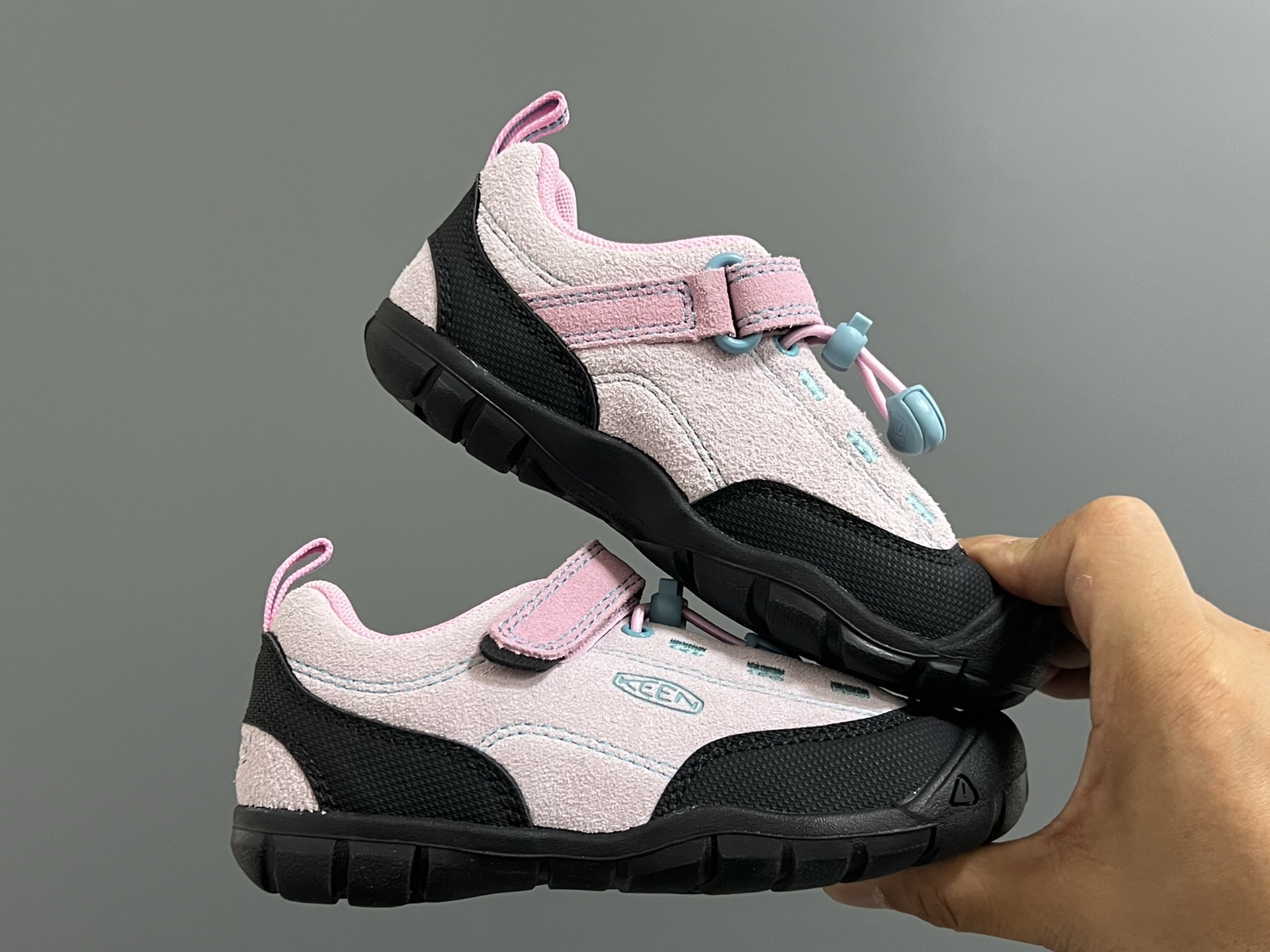 图片[9]-KEEN 新配色户外儿童登山鞋 尺码：24-37码 祖国版YYDS 新配色好好看😍 优质麂皮面料，轻微防水💧 魔术贴➕松紧带设计，穿脱方便✔️ 橡胶耐磨防滑大底，脚感超赞👍🏻-选品中心