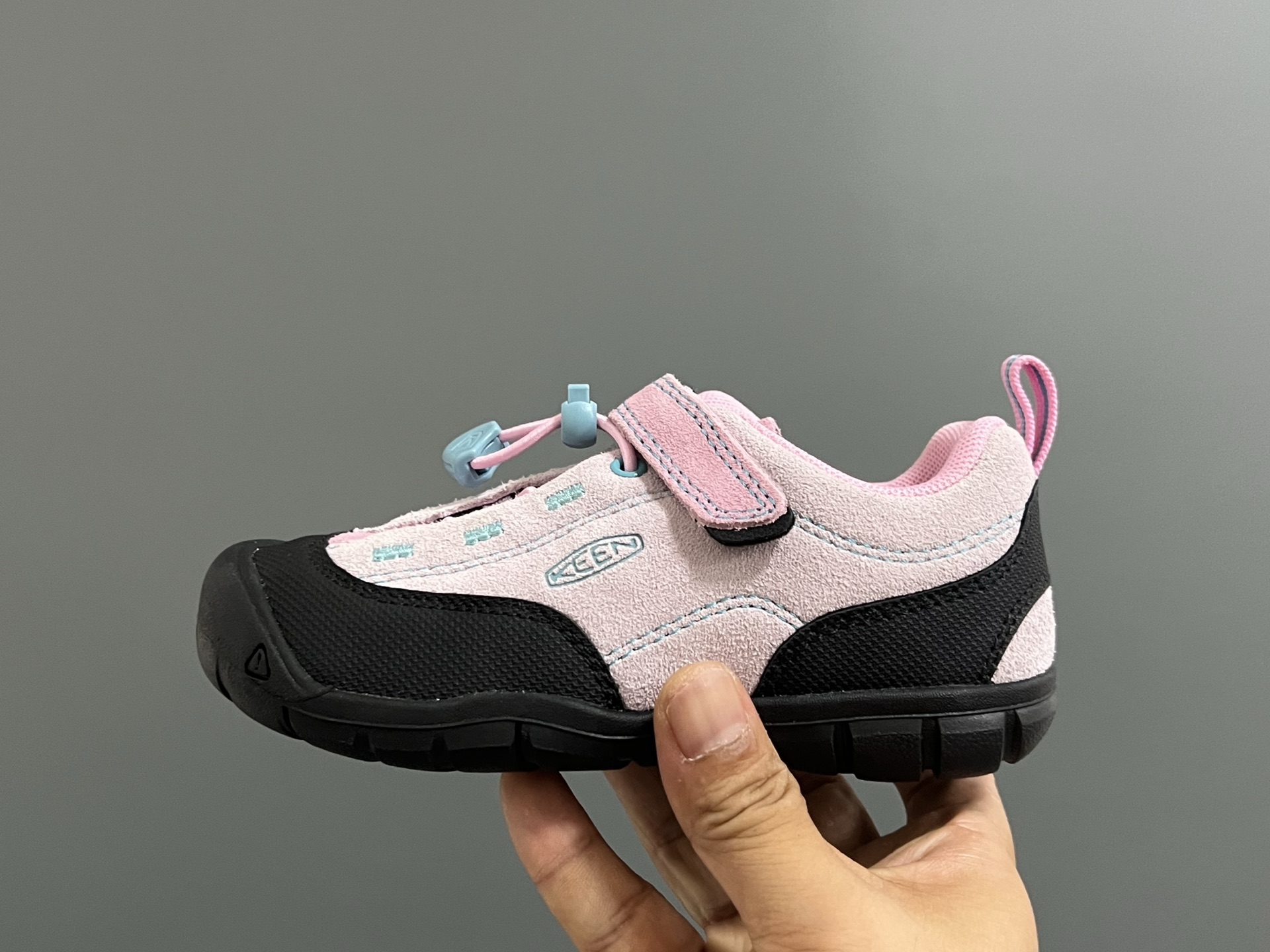 图片[4]-KEEN 新配色户外儿童登山鞋 尺码：24-37码 祖国版YYDS 新配色好好看😍 优质麂皮面料，轻微防水💧 魔术贴➕松紧带设计，穿脱方便✔️ 橡胶耐磨防滑大底，脚感超赞👍🏻-选品中心