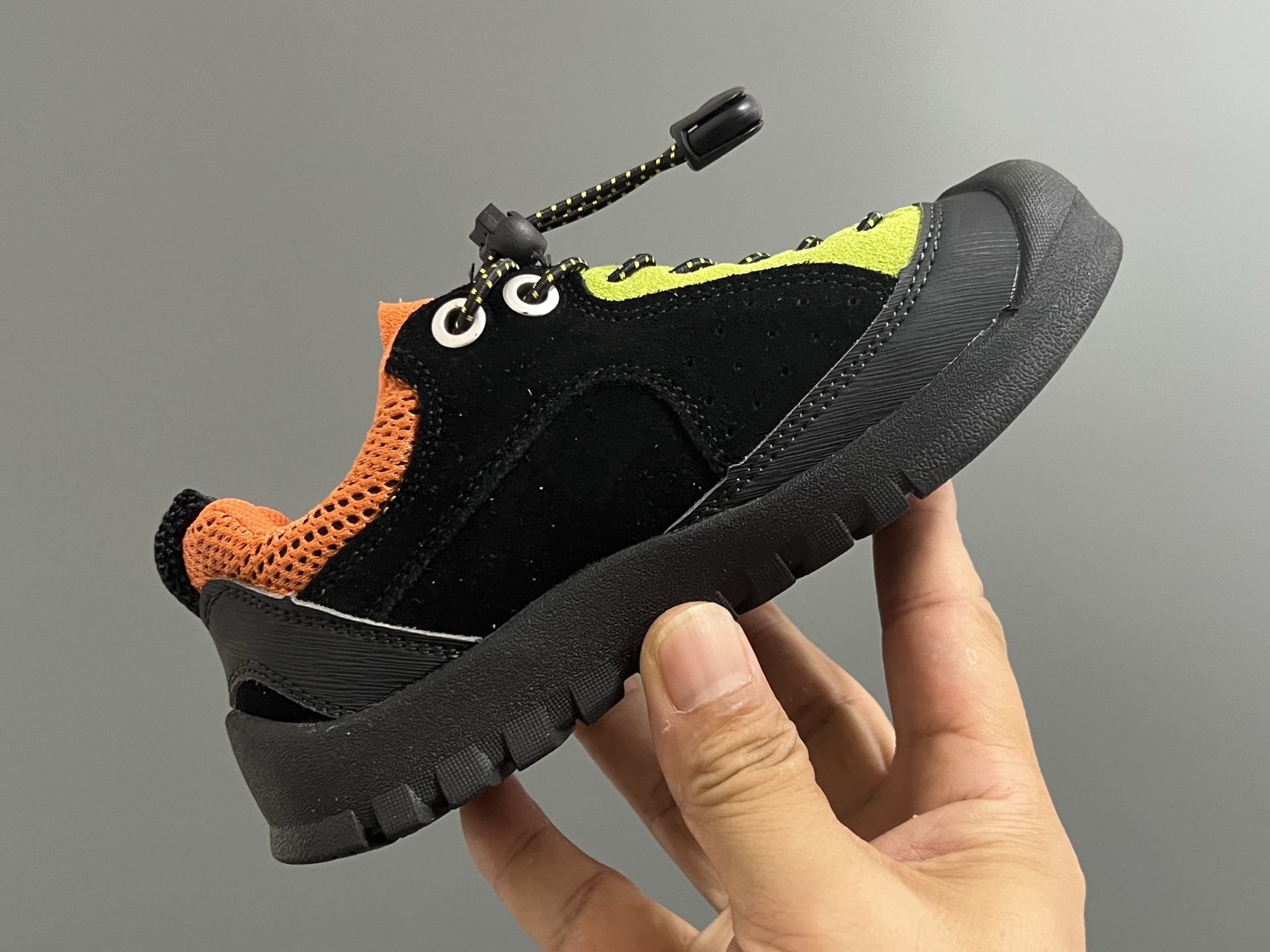 图片[6]-海外版KEEN潮牌二代拼色户外儿童鞋 尺码：26-37码 经典KEEN户外鞋🆕 优质面料拼接☁️ 松紧扣设计、穿脱方便✌🏻 橡胶耐磨防滑大底，脚感超赞👍🏻-选品中心