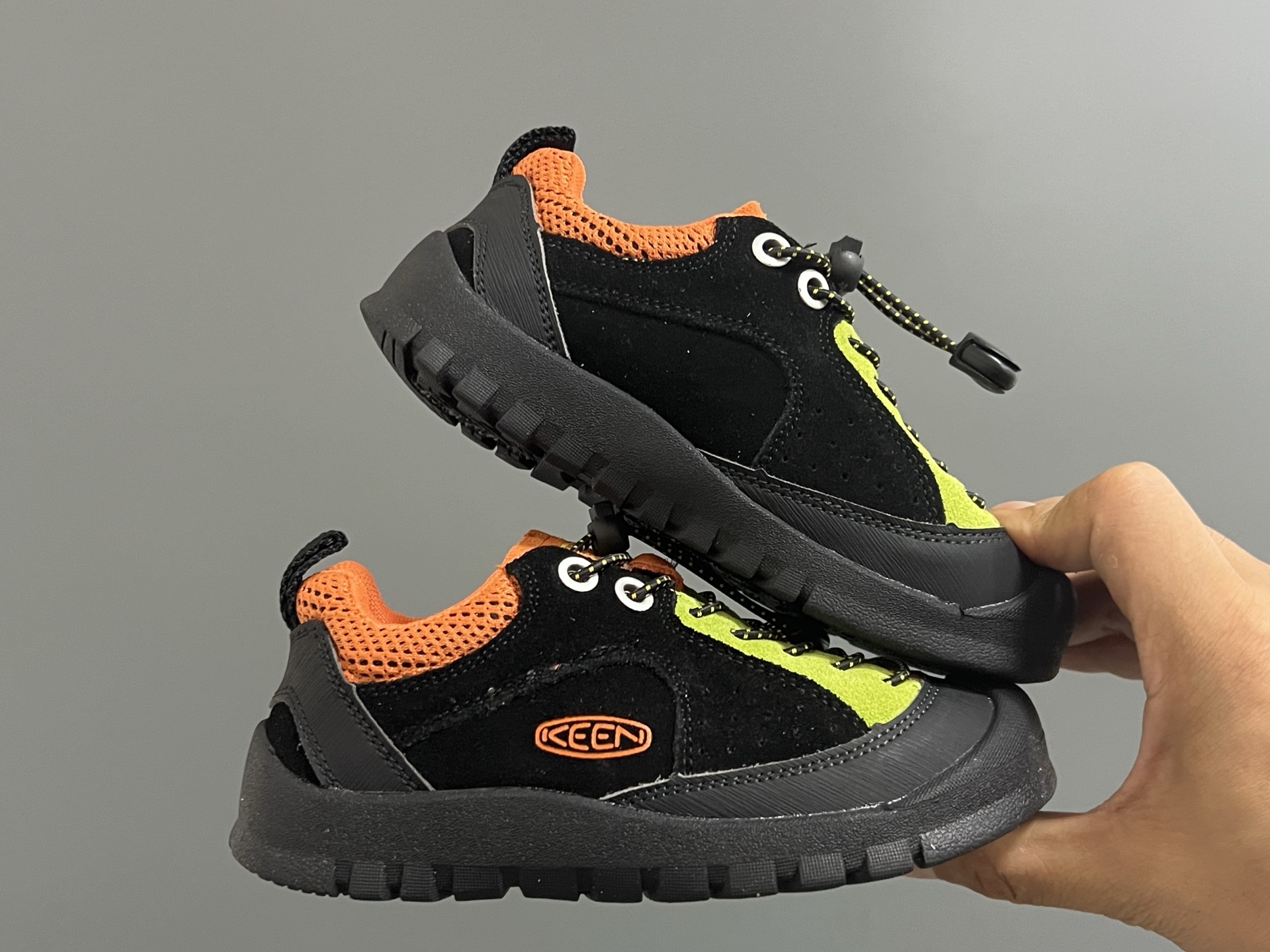 图片[9]-海外版KEEN潮牌二代拼色户外儿童鞋 尺码：26-37码 经典KEEN户外鞋🆕 优质面料拼接☁️ 松紧扣设计、穿脱方便✌🏻 橡胶耐磨防滑大底，脚感超赞👍🏻-选品中心