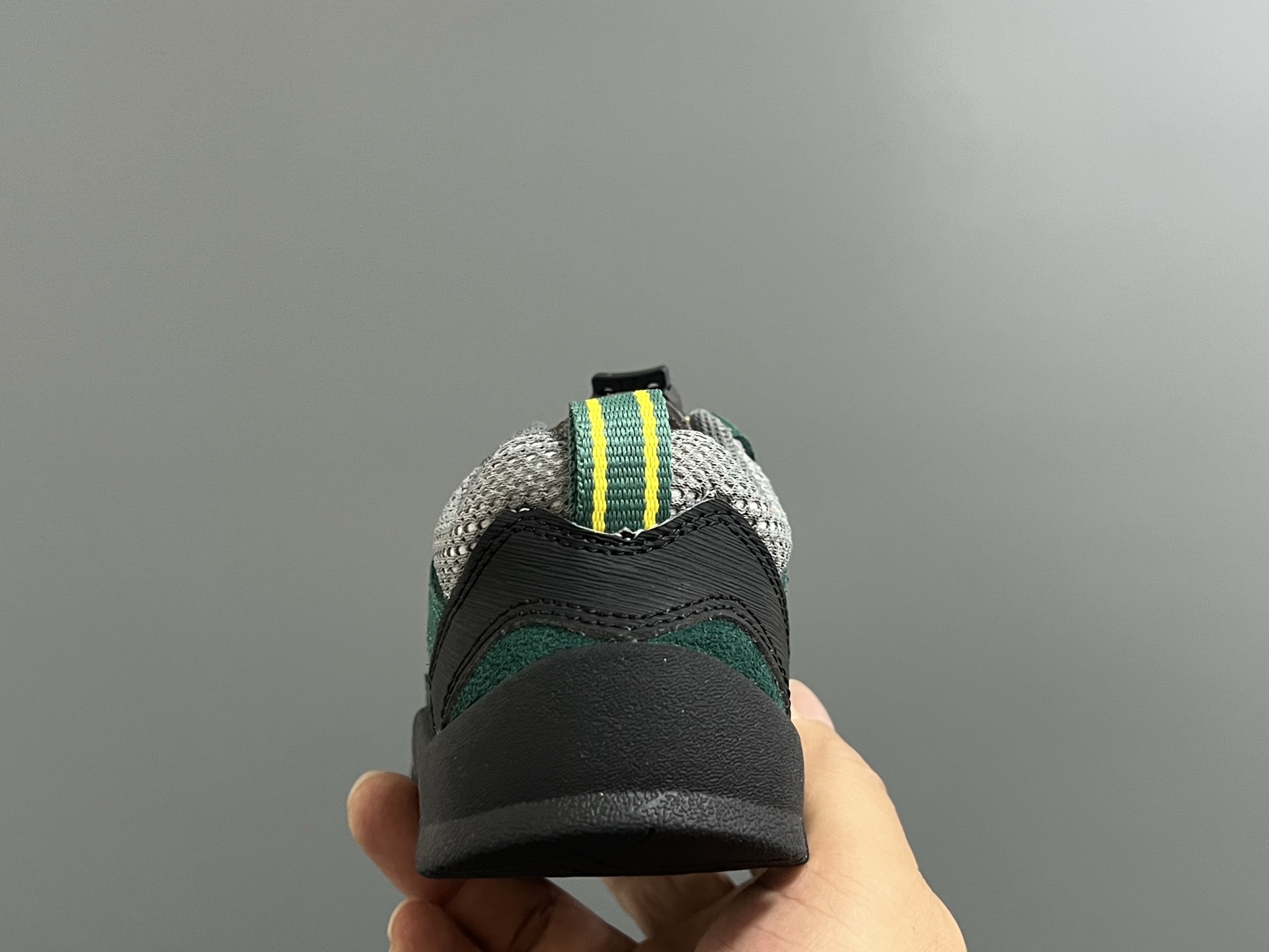 图片[7]-海外版KEEN潮牌二代拼色户外儿童鞋 尺码：26-37码 经典KEEN户外鞋🆕 优质面料拼接☁️ 松紧扣设计、穿脱方便✌🏻 橡胶耐磨防滑大底，脚感超赞👍🏻-选品中心