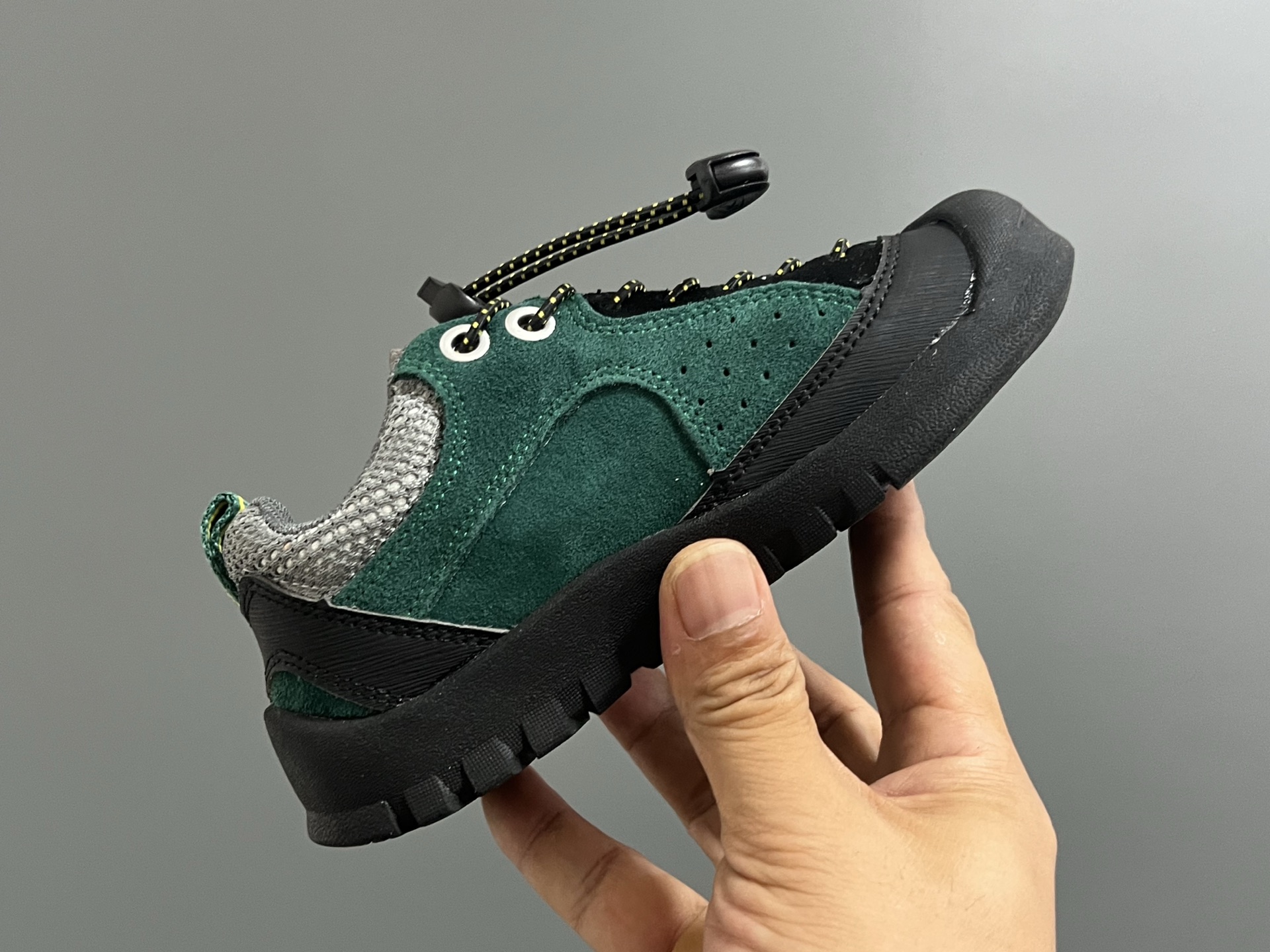 图片[6]-海外版KEEN潮牌二代拼色户外儿童鞋 尺码：26-37码 经典KEEN户外鞋🆕 优质面料拼接☁️ 松紧扣设计、穿脱方便✌🏻 橡胶耐磨防滑大底，脚感超赞👍🏻-选品中心