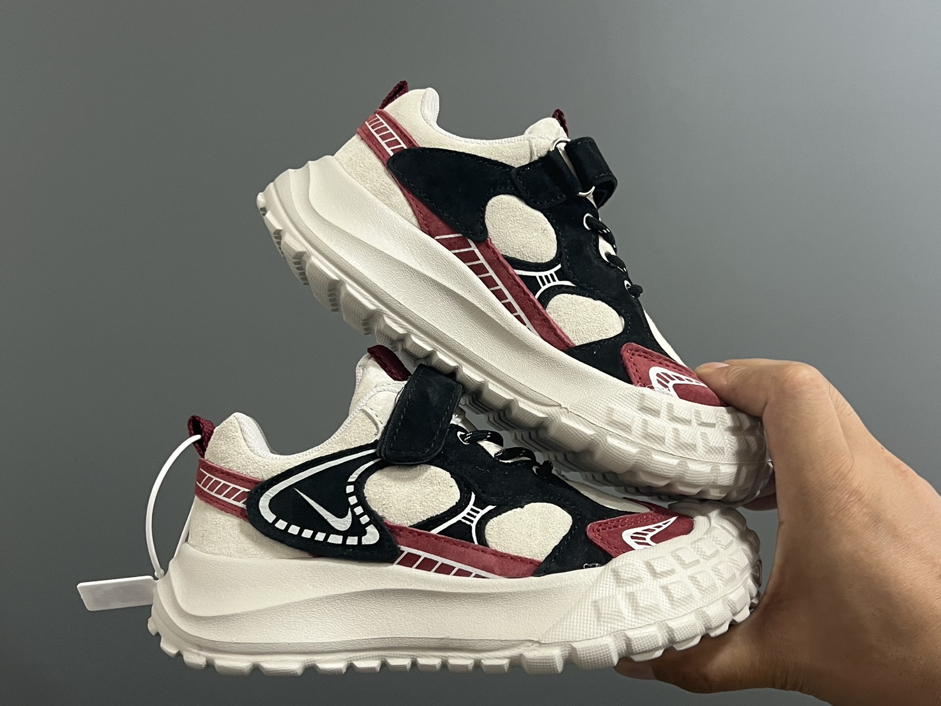 图片[9]-NK秋冬皮面儿童魔术贴轮胎底运动鞋26-37码 超爱的轮胎🛞系列🔥优质面料拼接☁️魔术贴设计，穿脱超方便✌🏻耐磨防滑轮胎大底，脚感超赞👍🏻-选品中心