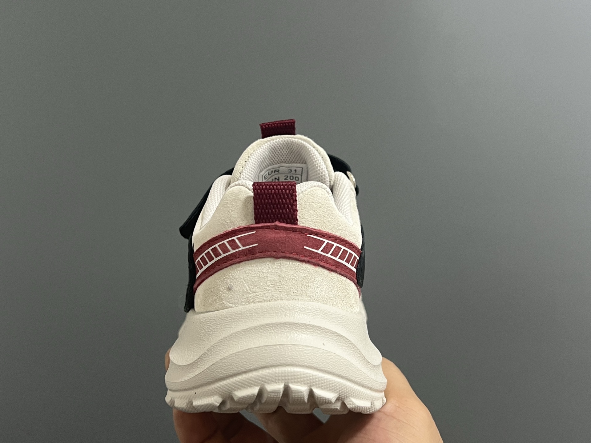 图片[7]-NK秋冬皮面儿童魔术贴轮胎底运动鞋26-37码 超爱的轮胎🛞系列🔥优质面料拼接☁️魔术贴设计，穿脱超方便✌🏻耐磨防滑轮胎大底，脚感超赞👍🏻-选品中心