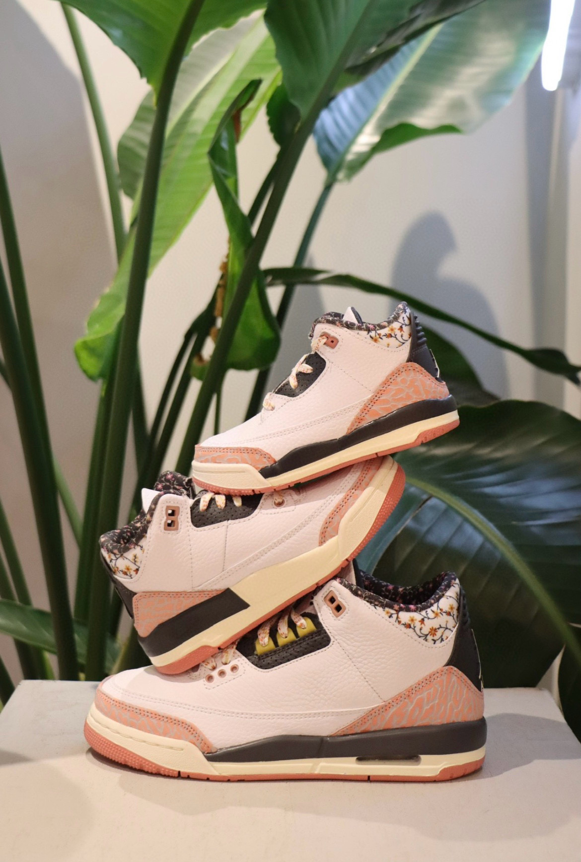 图片[9]-专G版乔3代儿童篮球鞋 尺码：24-37.5码 高端1：1定制版💯 经典乔3代篮球鞋🏀 鞋面采用优质头层面料和麂皮拼接，质感超级高级👏🏻 耐磨防滑橡胶大底，助力日常运动💪🏻-选品中心