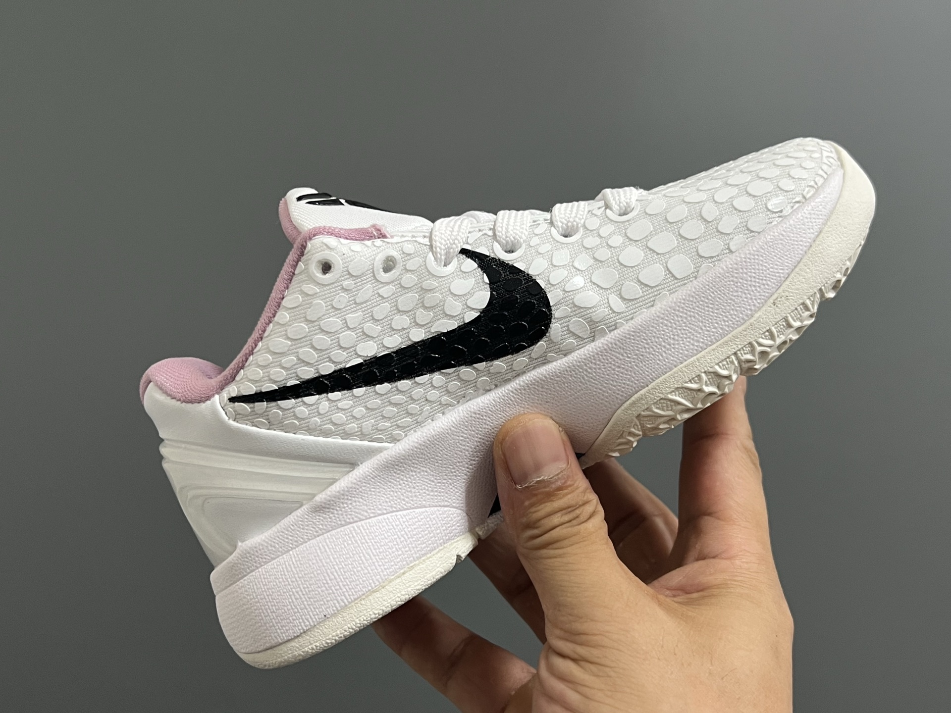 图片[6]-调NK 科比6代儿童系带篮球鞋28-39码 经典科比6代系列🏀 优质面料，透气又舒适☁️ 橡胶耐磨防滑大底，脚感不言而喻✌🏻-选品中心