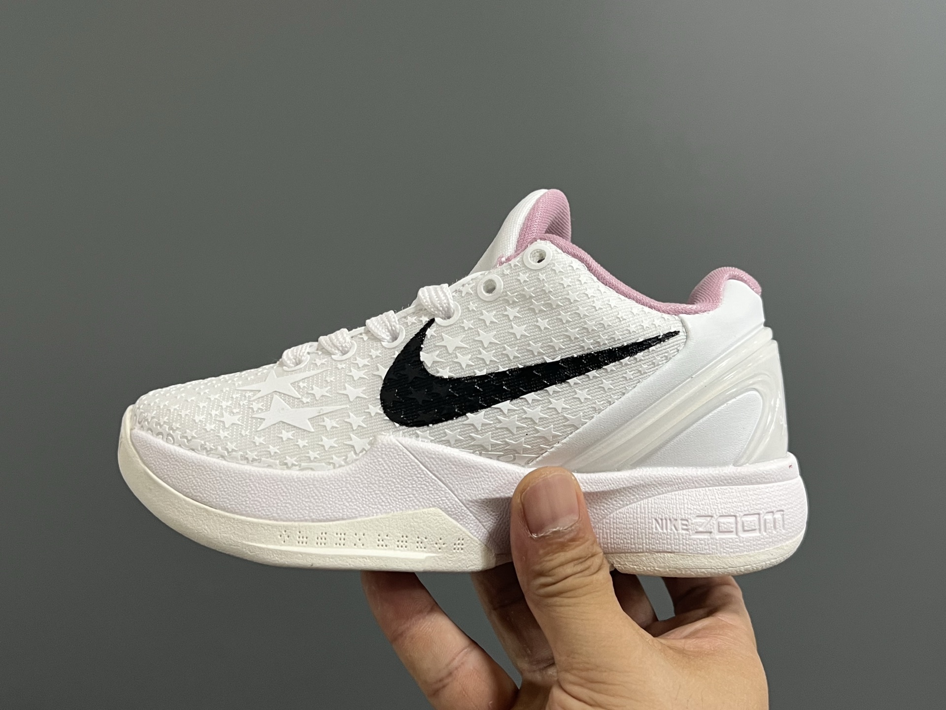 图片[4]-调NK 科比6代儿童系带篮球鞋28-39码 经典科比6代系列🏀 优质面料，透气又舒适☁️ 橡胶耐磨防滑大底，脚感不言而喻✌🏻-选品中心