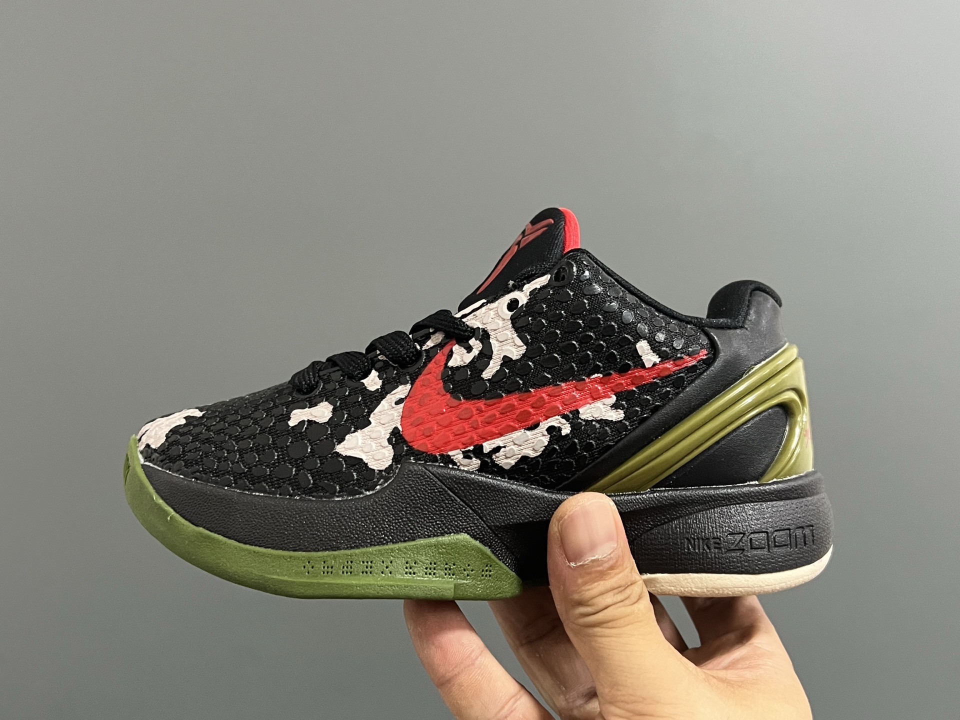 图片[4]-调NK 科比6代儿童系带篮球鞋28-39码 经典科比6代系列🏀 优质面料，透气又舒适☁️ 橡胶耐磨防滑大底，脚感不言而喻✌🏻-选品中心