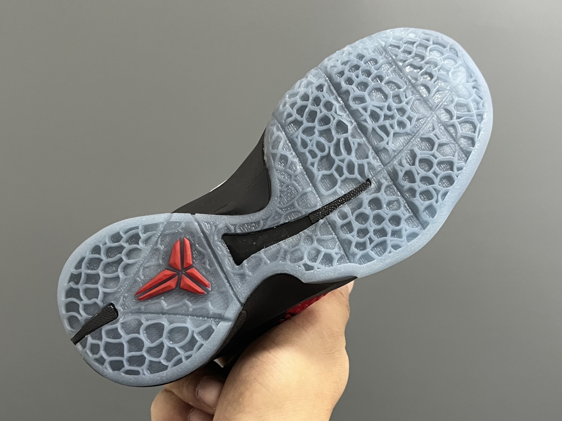 图片[5]-调NK 科比6代儿童系带篮球鞋28-39码 经典科比6代系列🏀 优质面料，透气又舒适☁️ 橡胶耐磨防滑大底，脚感不言而喻✌🏻-选品中心