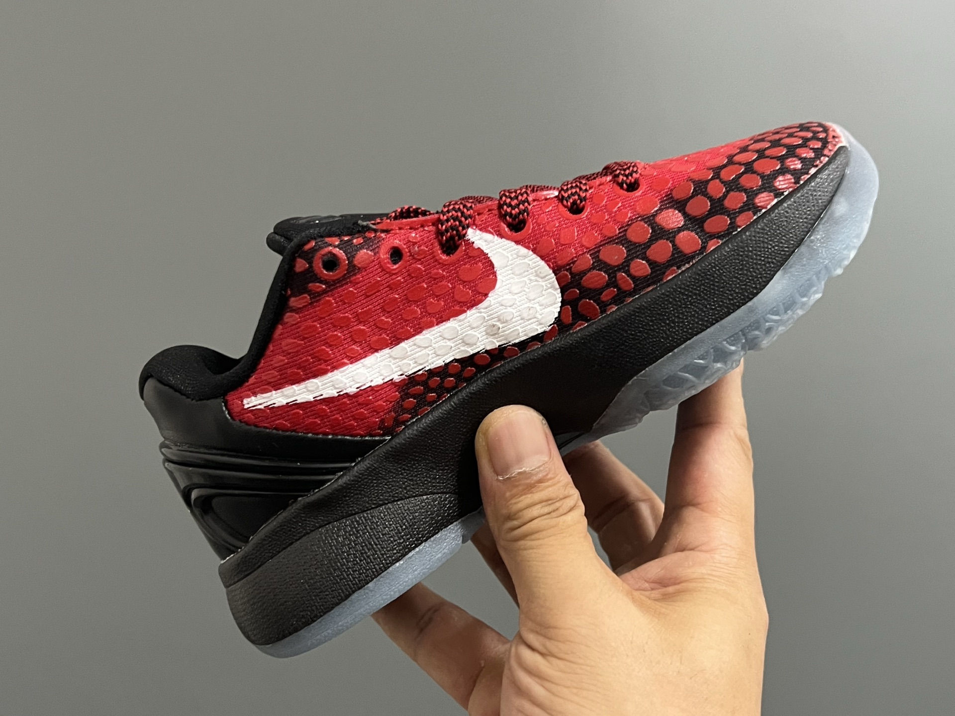 图片[7]-调NK 科比6代儿童系带篮球鞋28-39码 经典科比6代系列🏀 优质面料，透气又舒适☁️ 橡胶耐磨防滑大底，脚感不言而喻✌🏻-选品中心