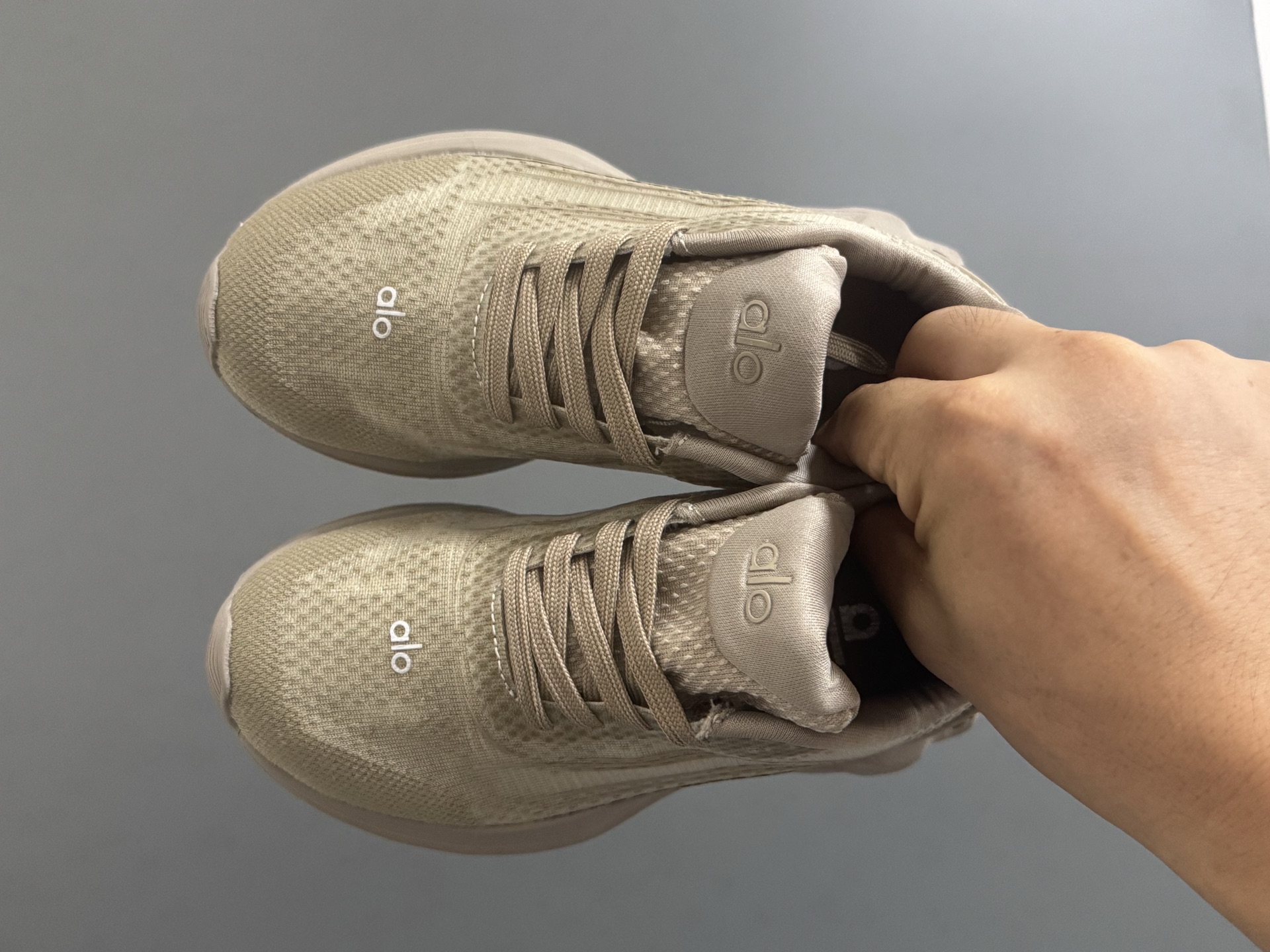 NO:541550,AL*0 Fashionable lace buckle children's sneakers SIZE28-37 Classic ALO style High-quality fabric splicing, breathable and comfortable Ultralight wear-resistant and non-slip sole, excellent foot feeling, Internet celebrity niche brand, sneakers,19860909AL*0 时尚鞋带扣儿童运动鞋 SIZE28-37码 经典ALO款式 优质面料拼接,透气又舒适 超轻耐磨防滑大底,脚感超赞,网红小众品牌,sneakers,,Children's