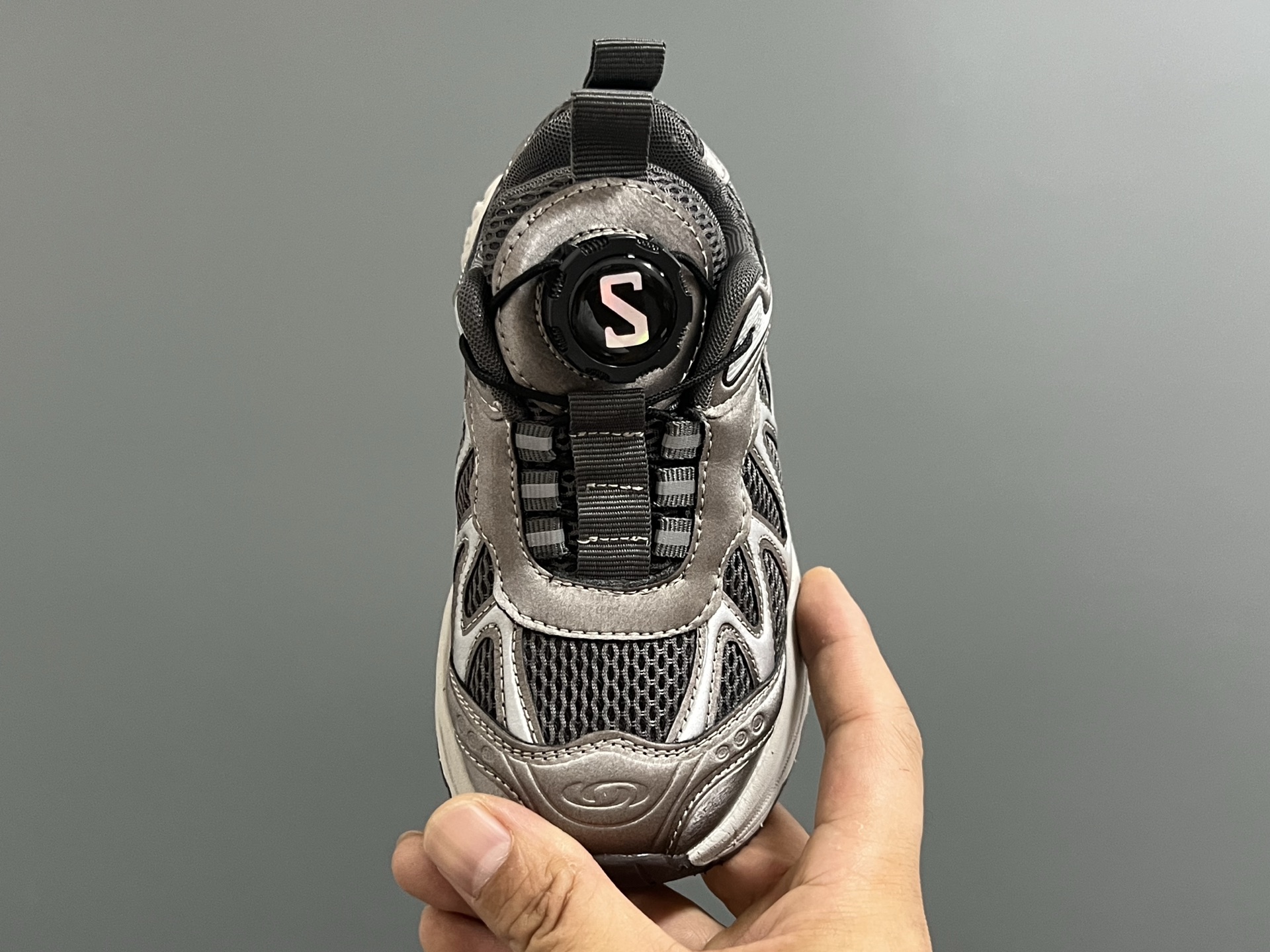 图片[8]-萨家新款2300锁扣儿童运动鞋 尺码：26-37码 经典萨洛蒙系列🔥 精致锁扣设计，穿脱方便✌🏻 优质面料拼接☁️质感满满💯 橡胶耐磨防滑大底，脚感不言而喻✔️-选品中心