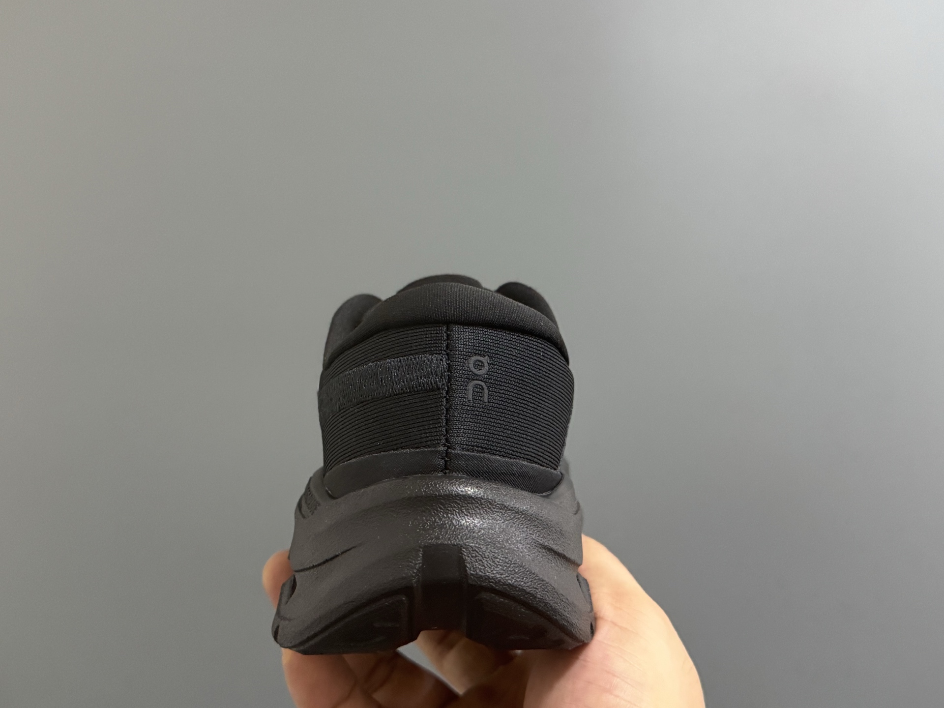 图片[8]-昂家新款Cloud*surfer2鞋带扣儿童运动鞋 尺码：28-37码 经典昂跑系列🔥 优质面料拼接，透气又舒适☁️ 超轻CLOUD云朵大底，脚感不言而喻✌🏻 附赠鞋带扣一对，实现轻松穿脱✔️-选品中心