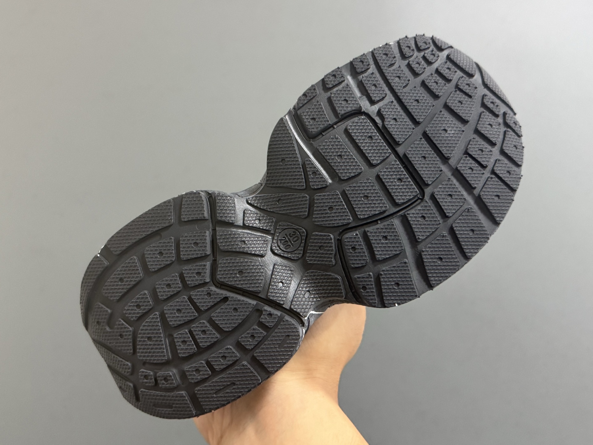 图片[5]-巴黎世家做旧网格线儿童魔术贴老爹鞋26-37码 魔术贴设计，穿脱超方便✌🏻 网面拼接，透气舒适☁️ 橡胶耐磨防滑大底，脚感超赞👍🏻-选品中心