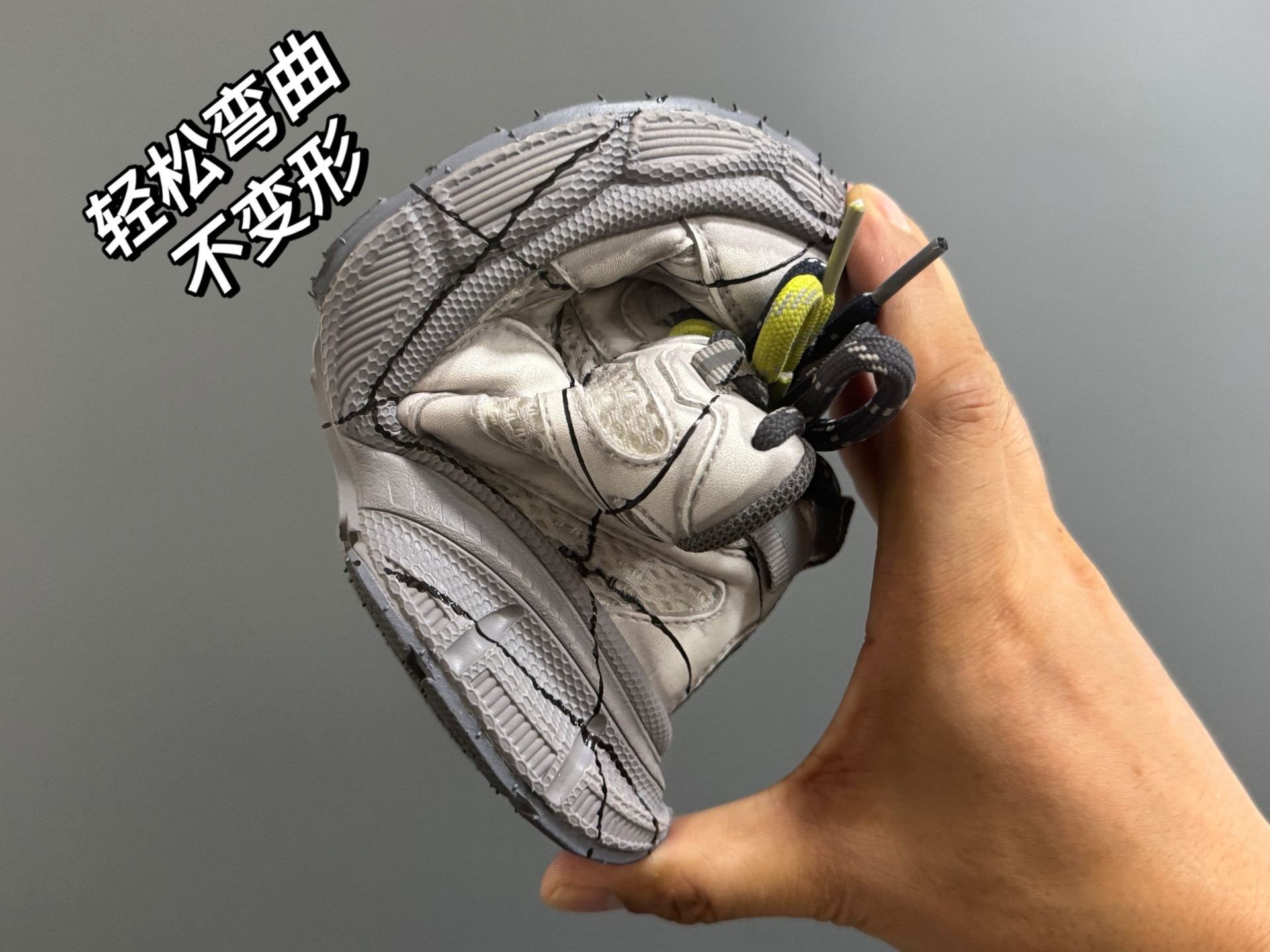 图片[5]-巴黎世家做旧网格线儿童魔术贴老爹鞋26-37码 魔术贴设计，穿脱超方便✌🏻 网面拼接，透气舒适☁️ 橡胶耐磨防滑大底，脚感超赞👍🏻-选品中心