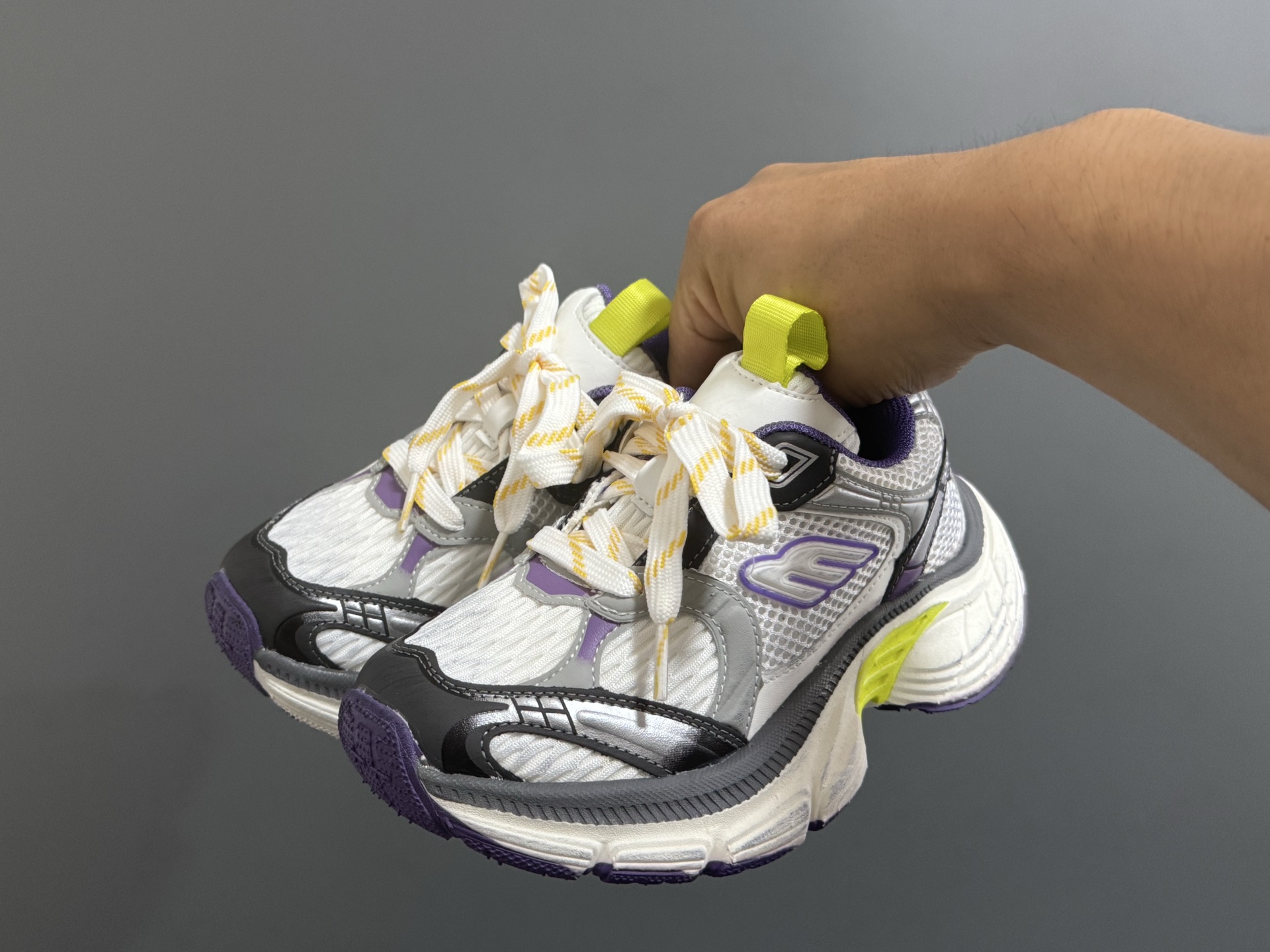 海外版巴黎世家10代儿童魔术贴老爹鞋26-37码 优质面料拼接，质感满满💯魔术贴设计，穿脱方便✌🏻耐磨防滑大底，脚感超赞👍🏻-选品中心