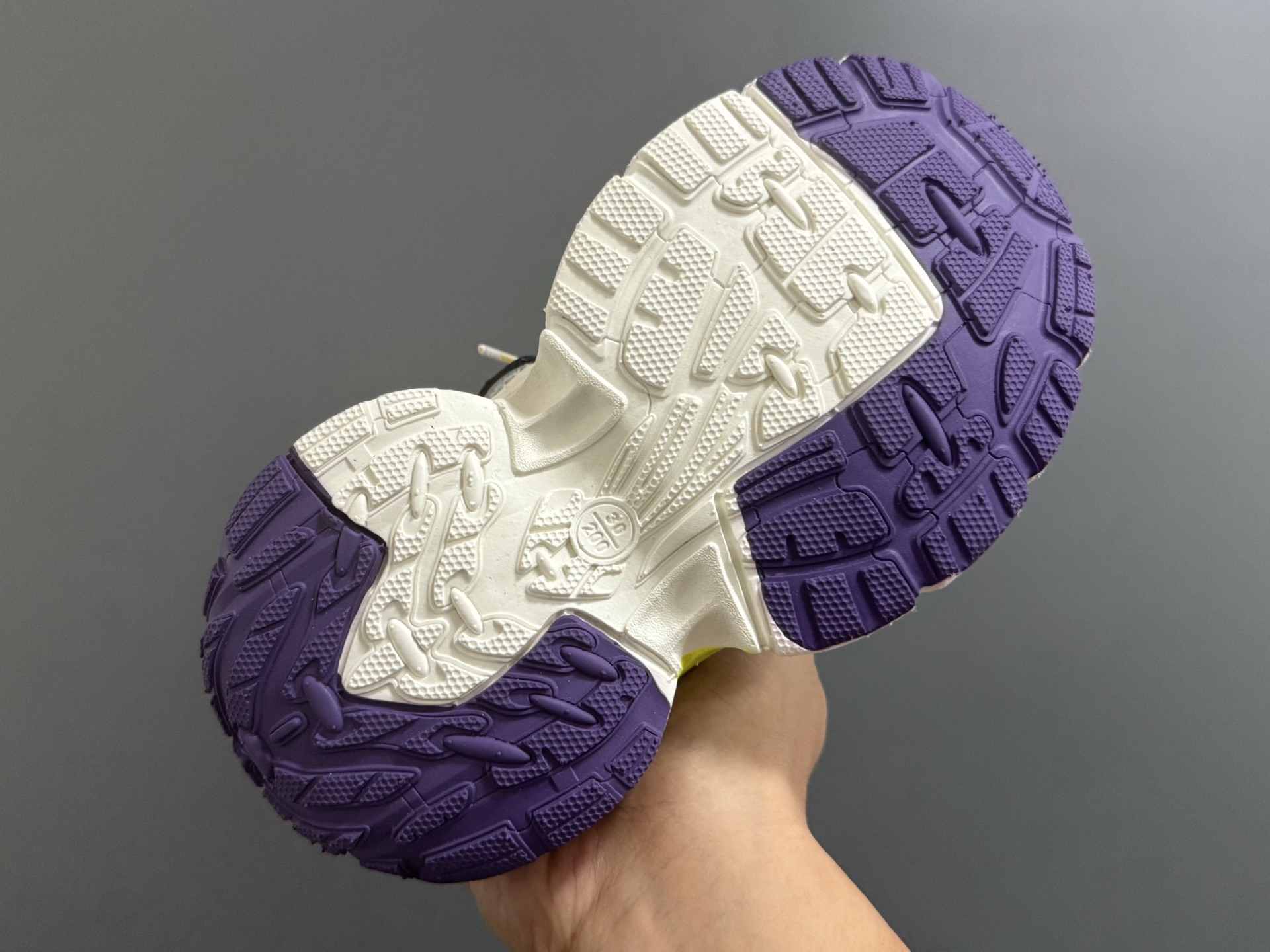 图片[6]-海外版巴黎世家10代儿童魔术贴老爹鞋26-37码 优质面料拼接，质感满满💯魔术贴设计，穿脱方便✌🏻耐磨防滑大底，脚感超赞👍🏻-选品中心