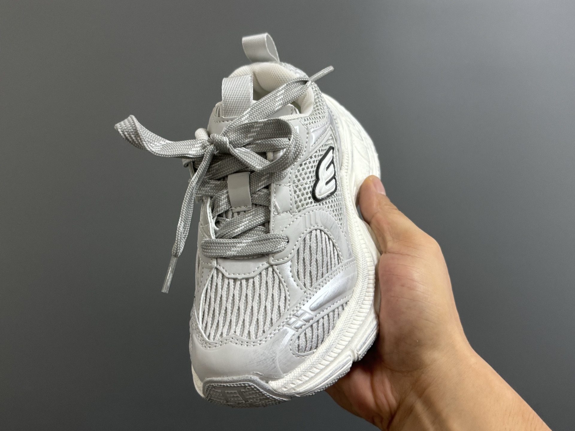 图片[3]-海外版巴黎世家10代儿童魔术贴老爹鞋26-37码 优质面料拼接，质感满满💯魔术贴设计，穿脱方便✌🏻耐磨防滑大底，脚感超赞👍🏻-选品中心