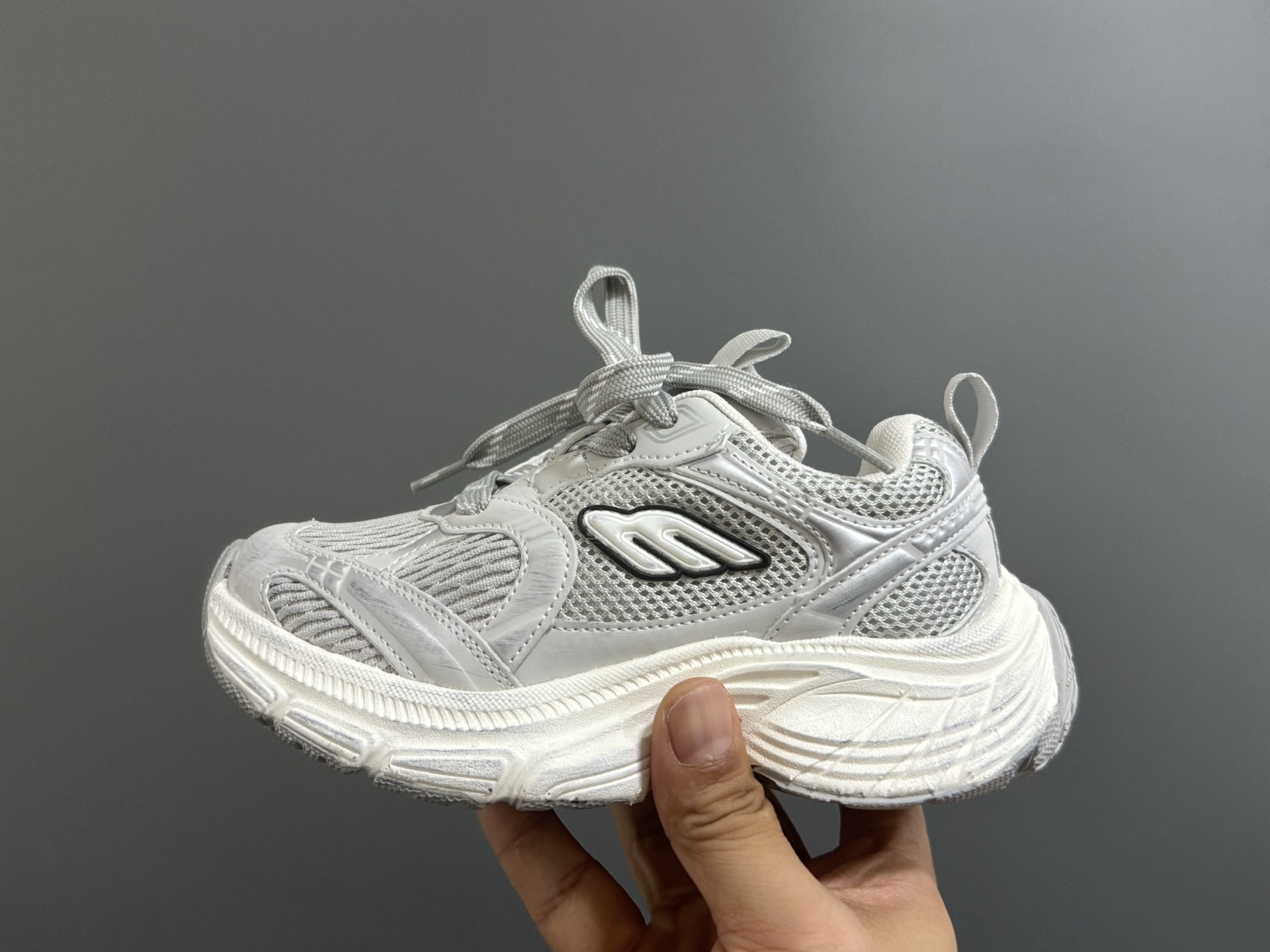 图片[4]-海外版巴黎世家10代儿童魔术贴老爹鞋26-37码 优质面料拼接，质感满满💯魔术贴设计，穿脱方便✌🏻耐磨防滑大底，脚感超赞👍🏻-选品中心