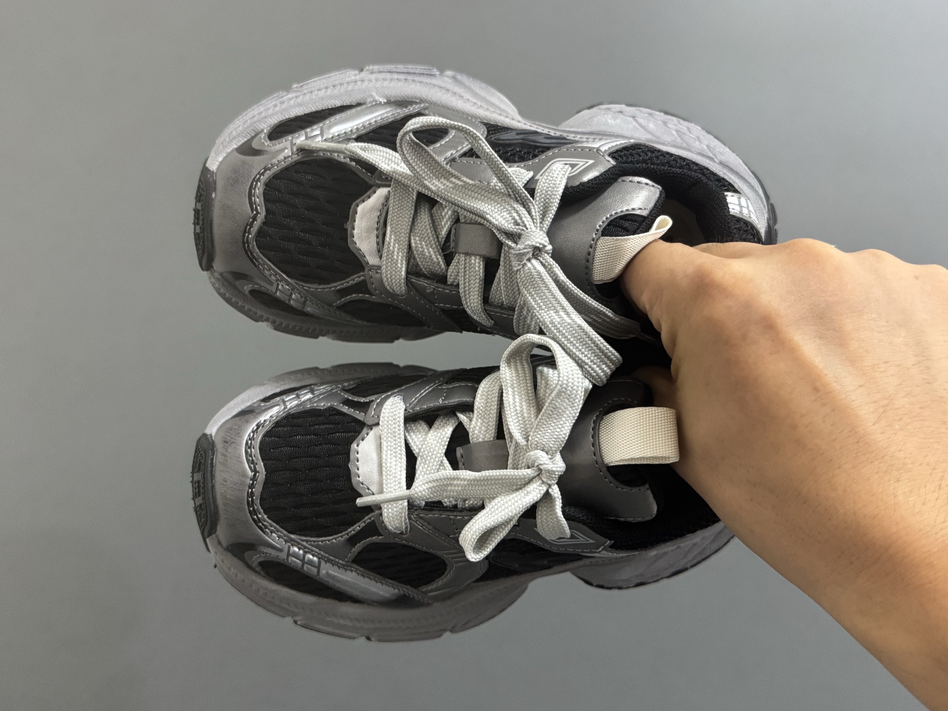 海外版巴黎世家10代儿童魔术贴老爹鞋26-37码 优质面料拼接，质感满满💯魔术贴设计，穿脱方便✌🏻耐磨防滑大底，脚感超赞👍🏻-选品中心