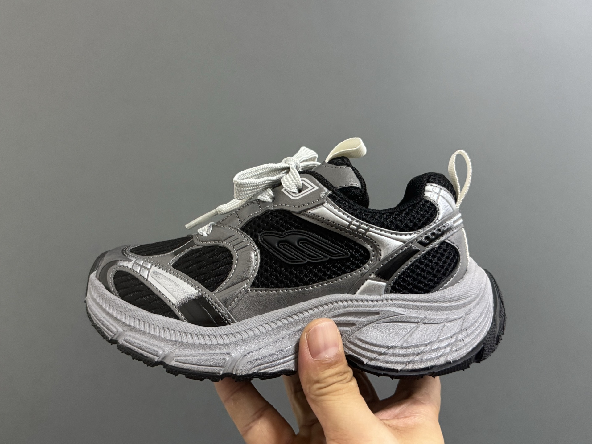 图片[4]-海外版巴黎世家10代儿童魔术贴老爹鞋26-37码 优质面料拼接，质感满满💯魔术贴设计，穿脱方便✌🏻耐磨防滑大底，脚感超赞👍🏻-选品中心