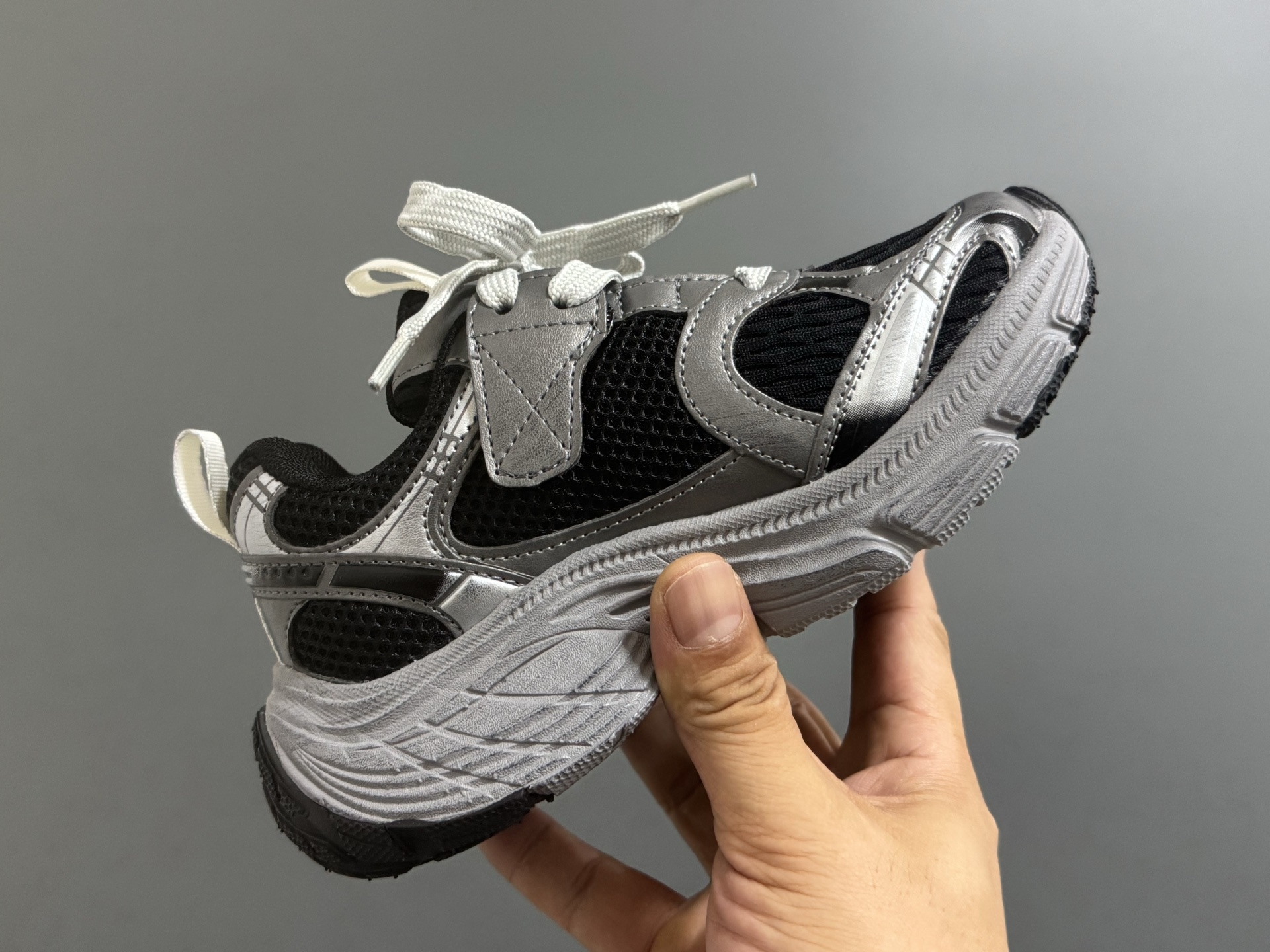 图片[6]-海外版巴黎世家10代儿童魔术贴老爹鞋26-37码 优质面料拼接，质感满满💯魔术贴设计，穿脱方便✌🏻耐磨防滑大底，脚感超赞👍🏻-选品中心