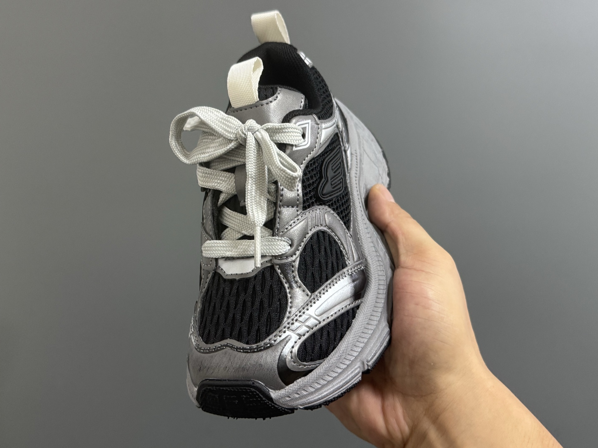 图片[3]-海外版巴黎世家10代儿童魔术贴老爹鞋26-37码 优质面料拼接，质感满满💯魔术贴设计，穿脱方便✌🏻耐磨防滑大底，脚感超赞👍🏻-选品中心