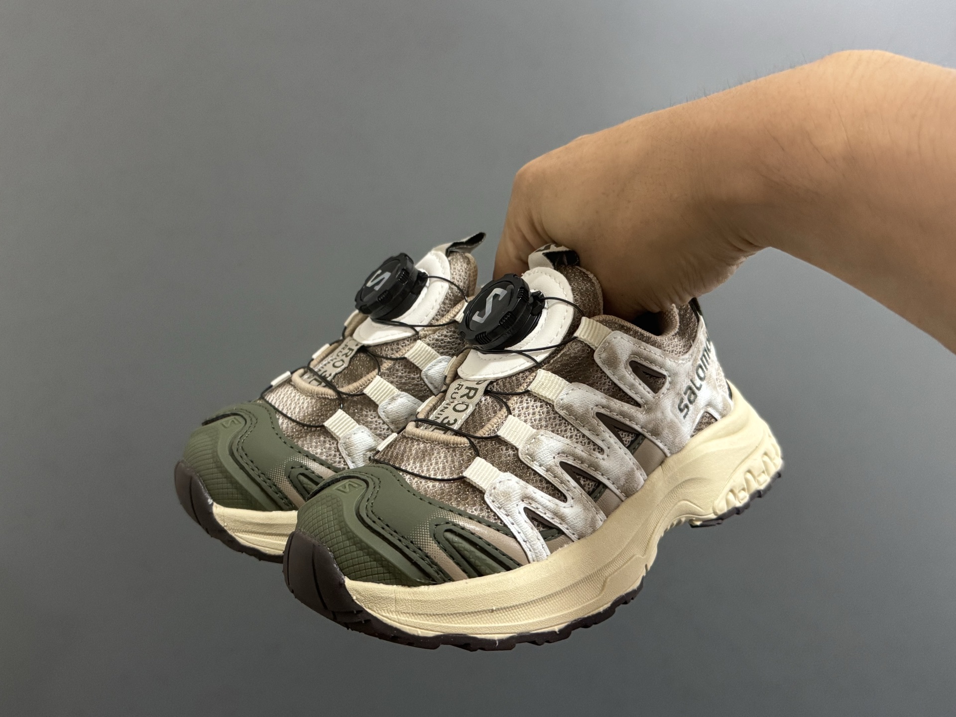 图片[2]-海外版萨家新款3D锁扣儿童运动鞋 尺码：26-37码 经典萨洛蒙3D系列 锁扣设计，穿脱方便✌🏻 耐磨防滑大底，脚感超赞👍🏻-选品中心