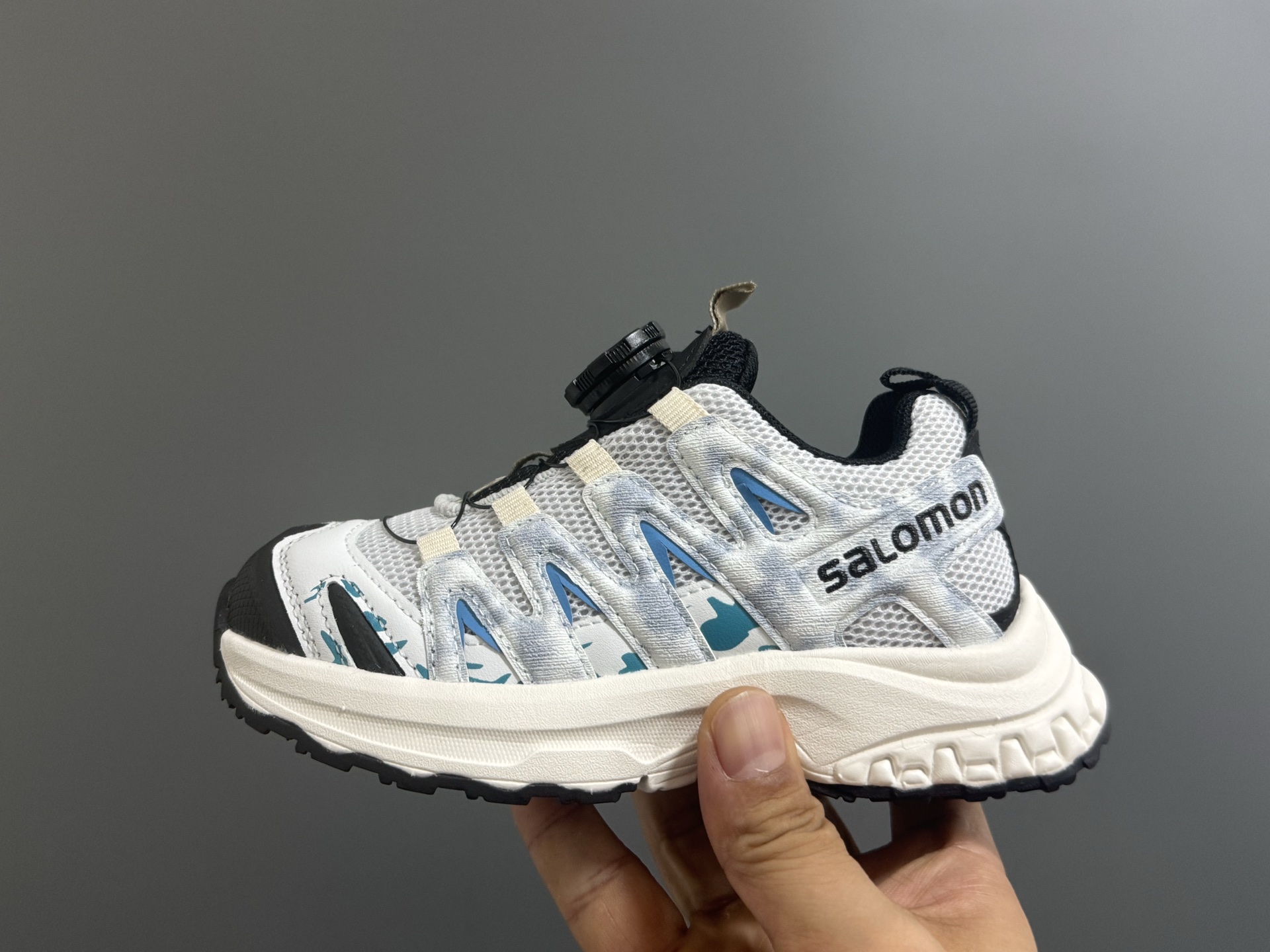 图片[4]-海外版萨家新款3D锁扣儿童运动鞋 尺码：26-37码 经典萨洛蒙3D系列 锁扣设计，穿脱方便✌🏻 耐磨防滑大底，脚感超赞👍🏻-选品中心