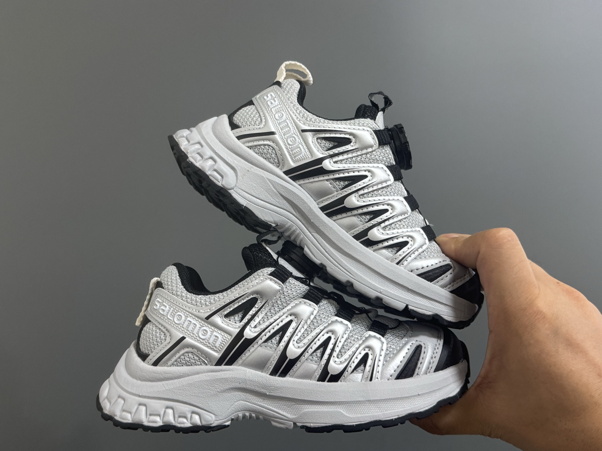 图片[9]-海外版萨家新款3D锁扣儿童运动鞋 尺码：26-37码 经典萨洛蒙3D系列 锁扣设计，穿脱方便✌🏻 耐磨防滑大底，脚感超赞👍🏻-选品中心